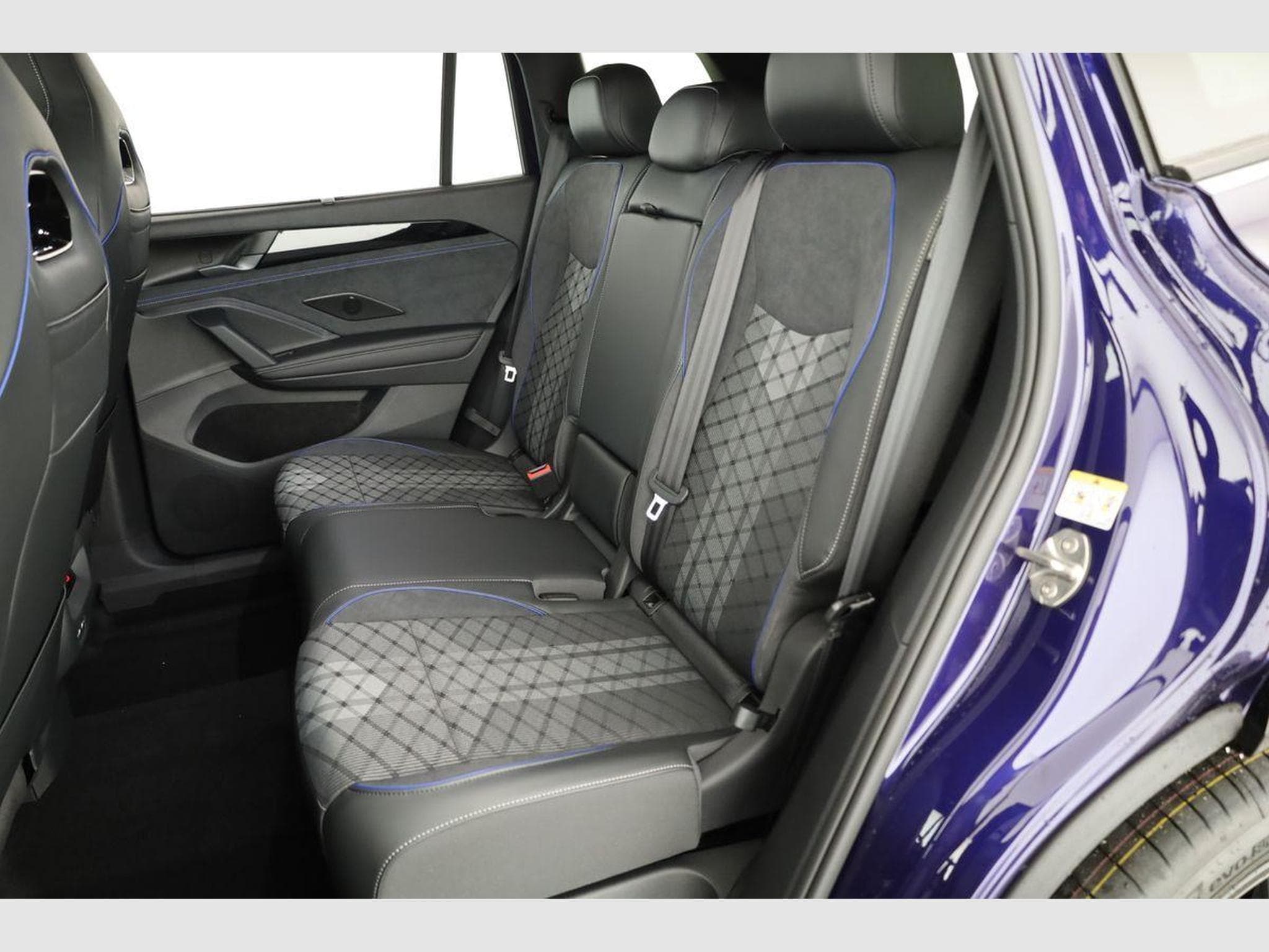 VW Tayron 1.5 TSI eHybrid 150 kW R-Line (2026) - Photo 11