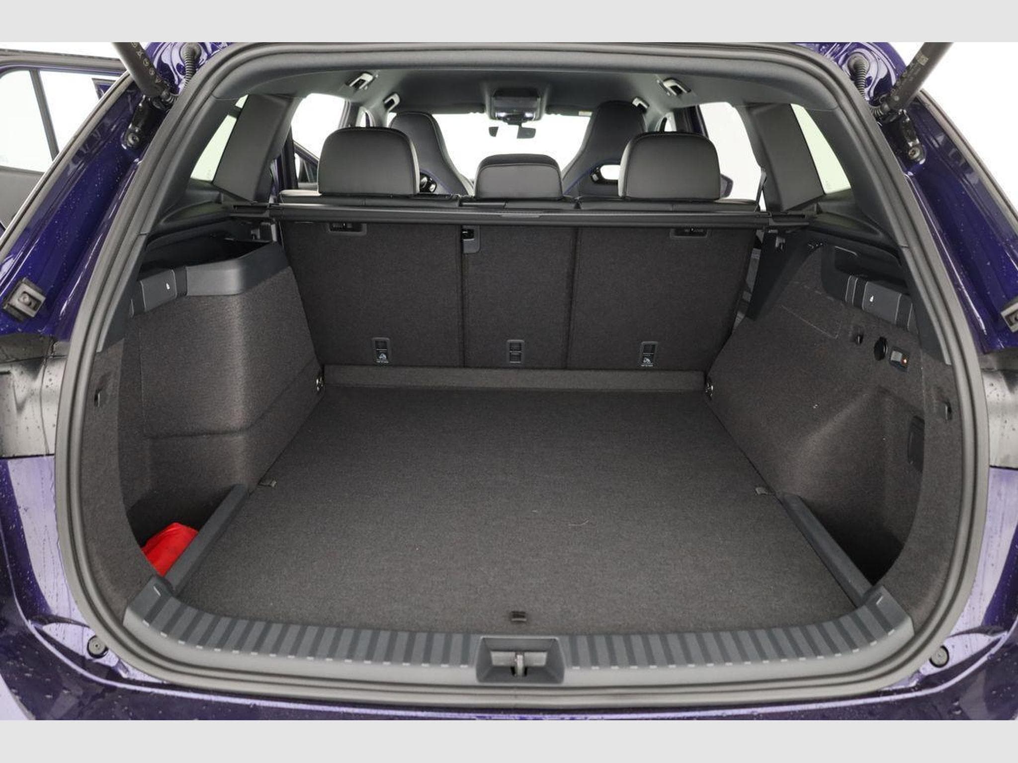 VW Tayron 1.5 TSI eHybrid 150 kW R-Line (2026) - Photo 12