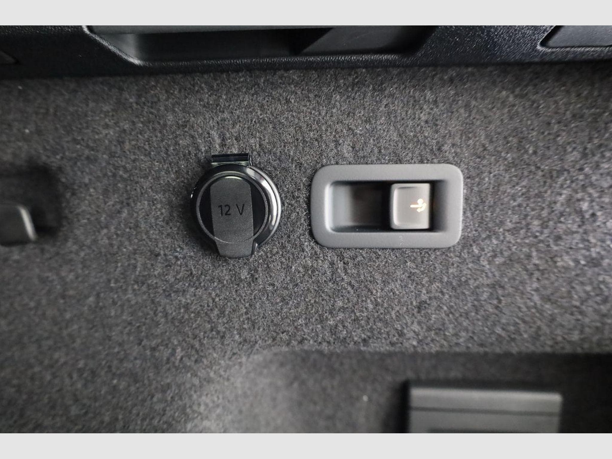 VW Tayron 1.5 TSI eHybrid 150 kW R-Line (2026) - Photo 13