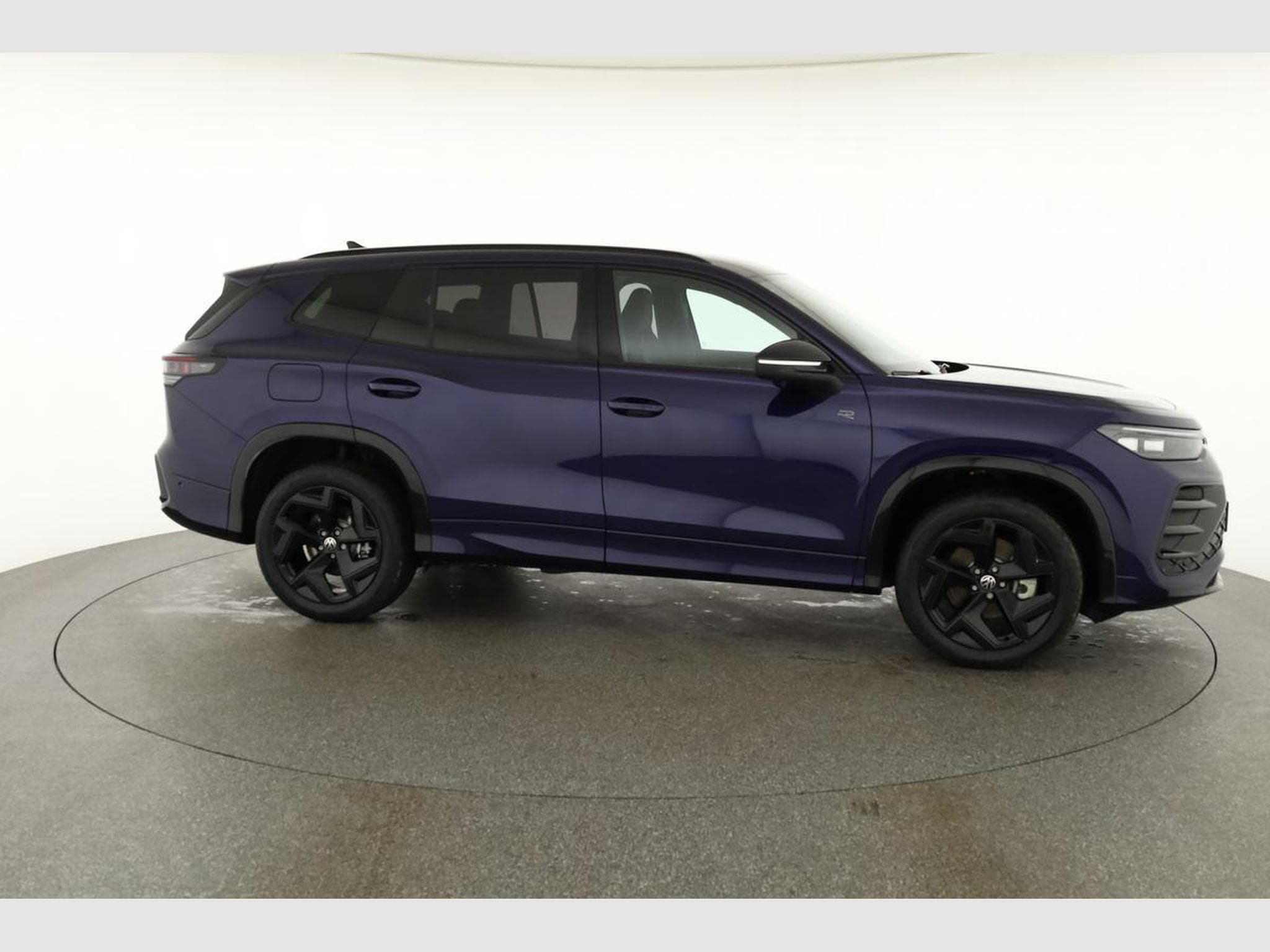 VW Tayron 1.5 TSI eHybrid 150 kW R-Line (2026) - Photo 24