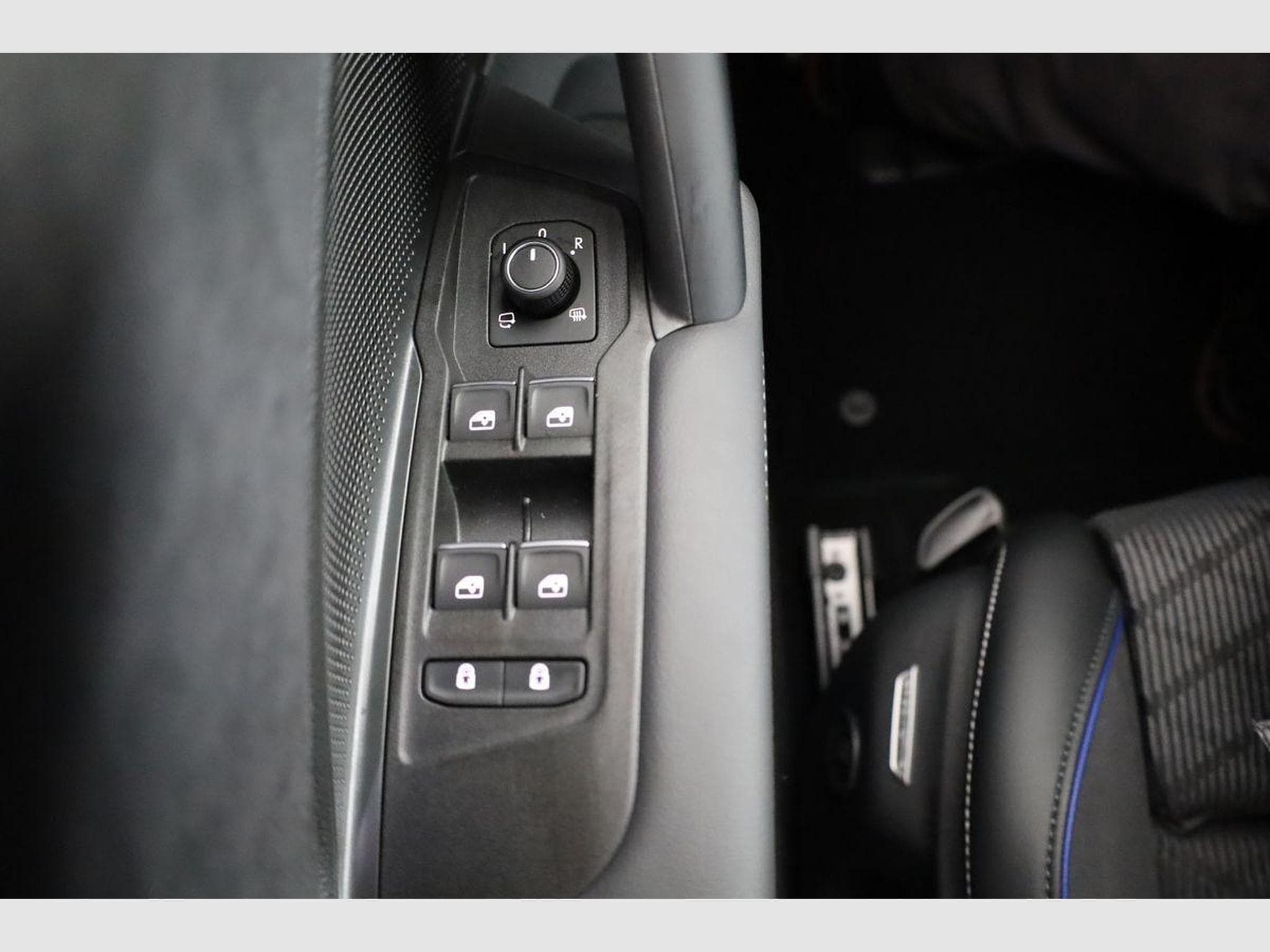 VW Tayron 1.5 TSI eHybrid 150 kW R-Line (2026) - Photo 9