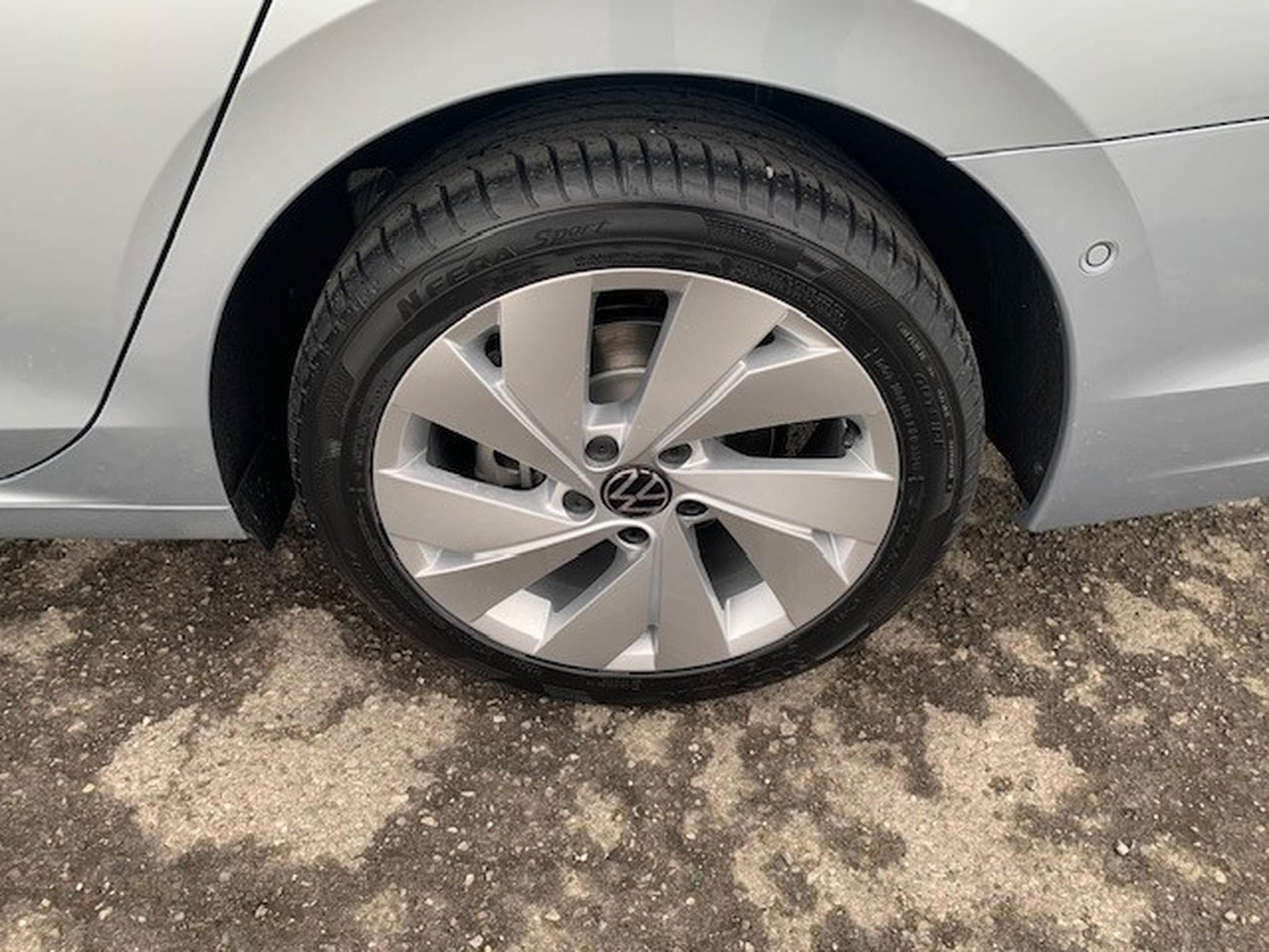 VW Golf Variant LIFE 1.5eTSI 150CV DSG7 (2026) - Foto 4