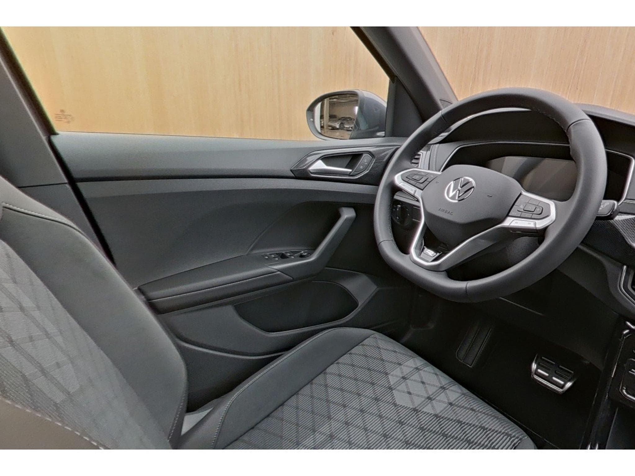 VW T-Cross R-Line 1.5 TSI 110KW-150CV DSG7 - Jantes 18 - Camera - (2026) - Photo 10