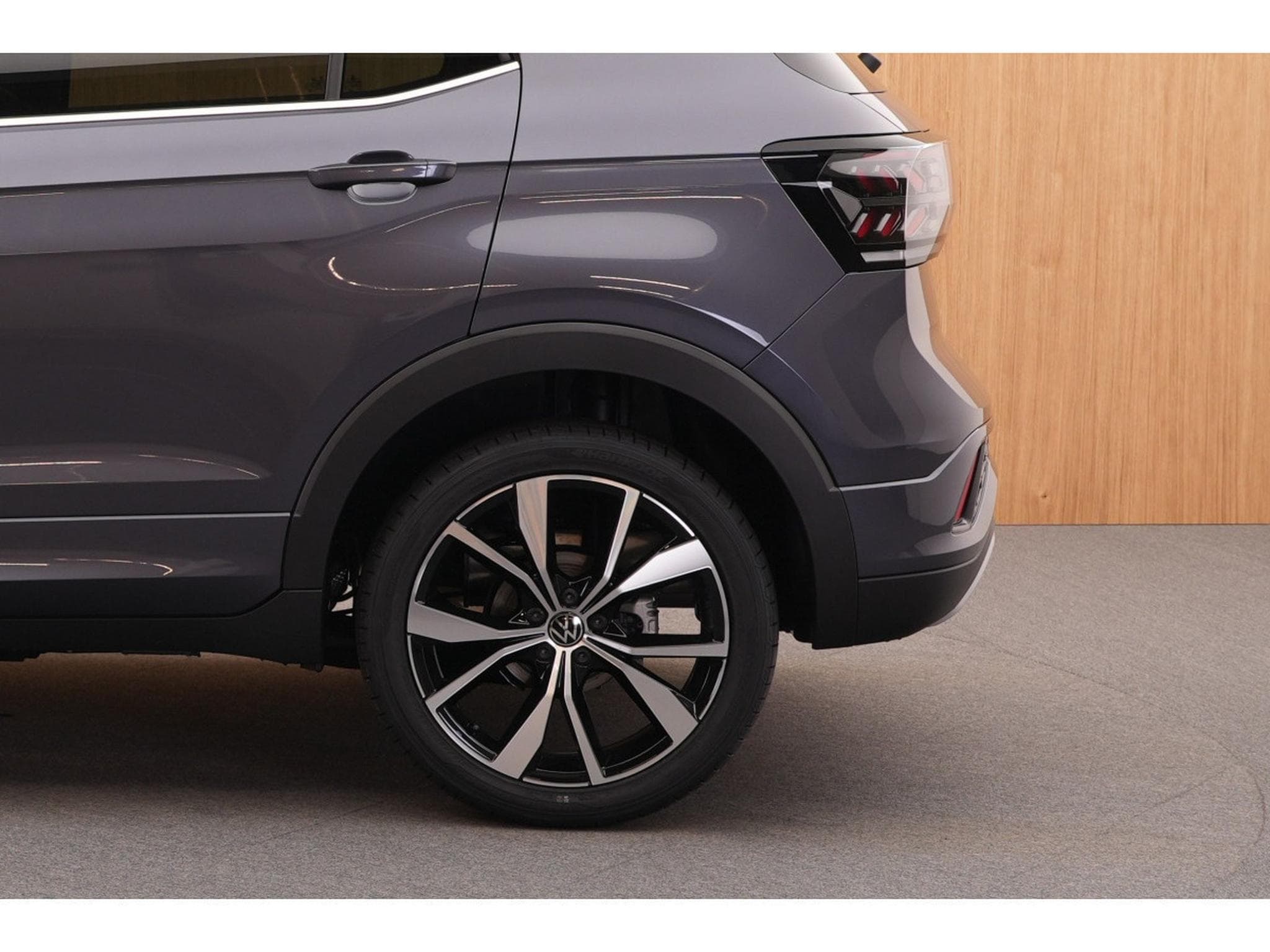VW T-Cross R-Line 1.5 TSI 110KW-150CV DSG7 - Jantes 18 - Camera - (2026) - Photo 15