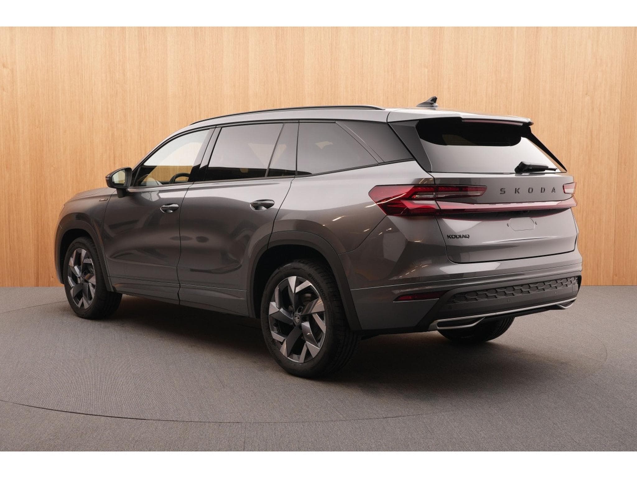 Skoda Kodiaq Sportline 1.5 TSI DSG 110 kW-150CV (2026) - Photo 3