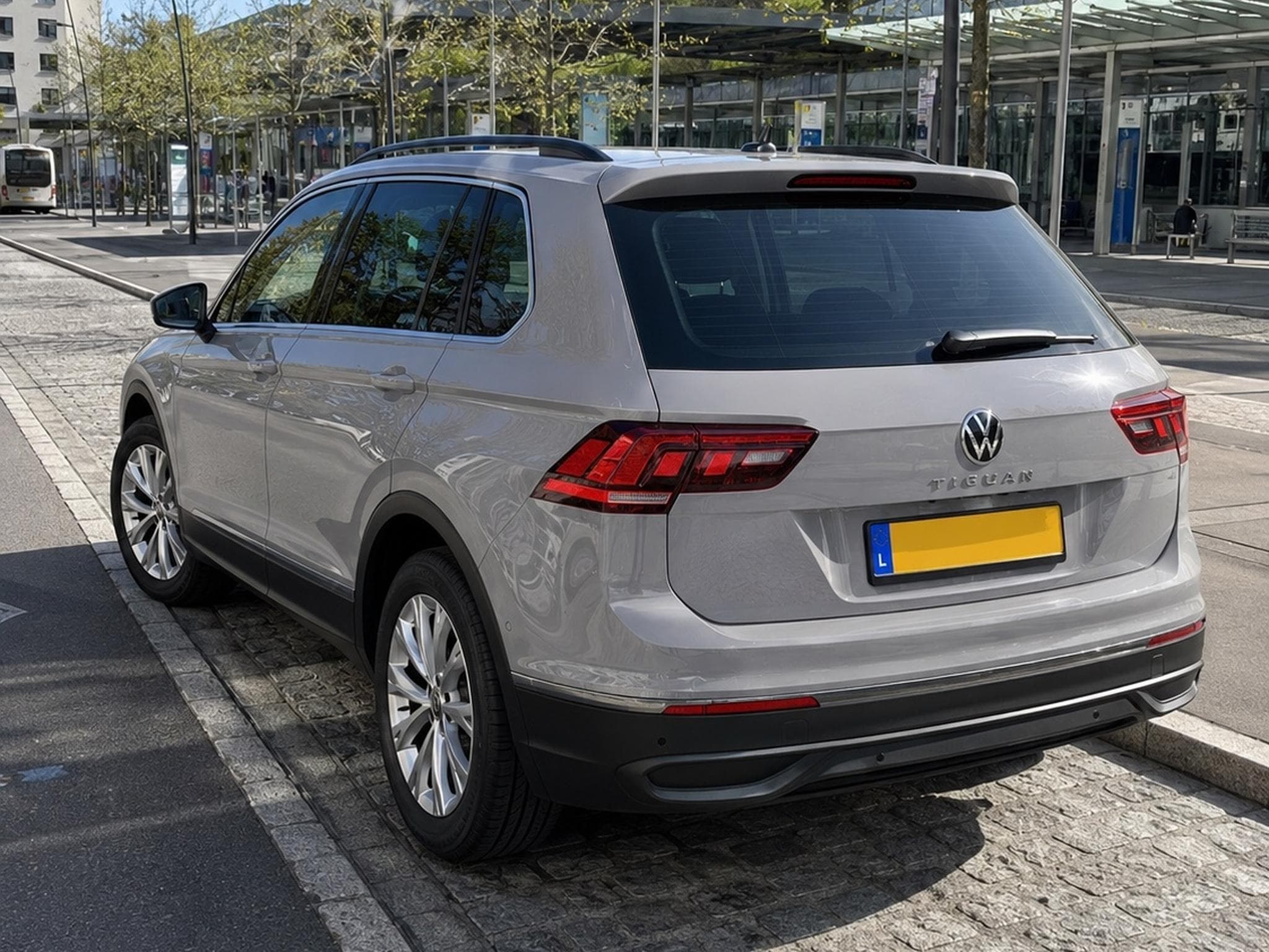 VW Tiguan Life 2.0 TDI (2022) - Photo 3