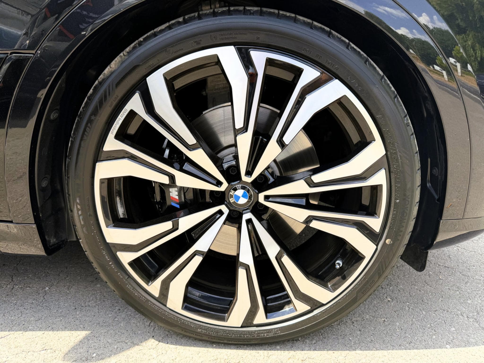 BMW X7 M60i SKY LOUNGE, B&W, 23" FULL PPF, KRISTALL ICONIC GLOW (2025) - Photo 24