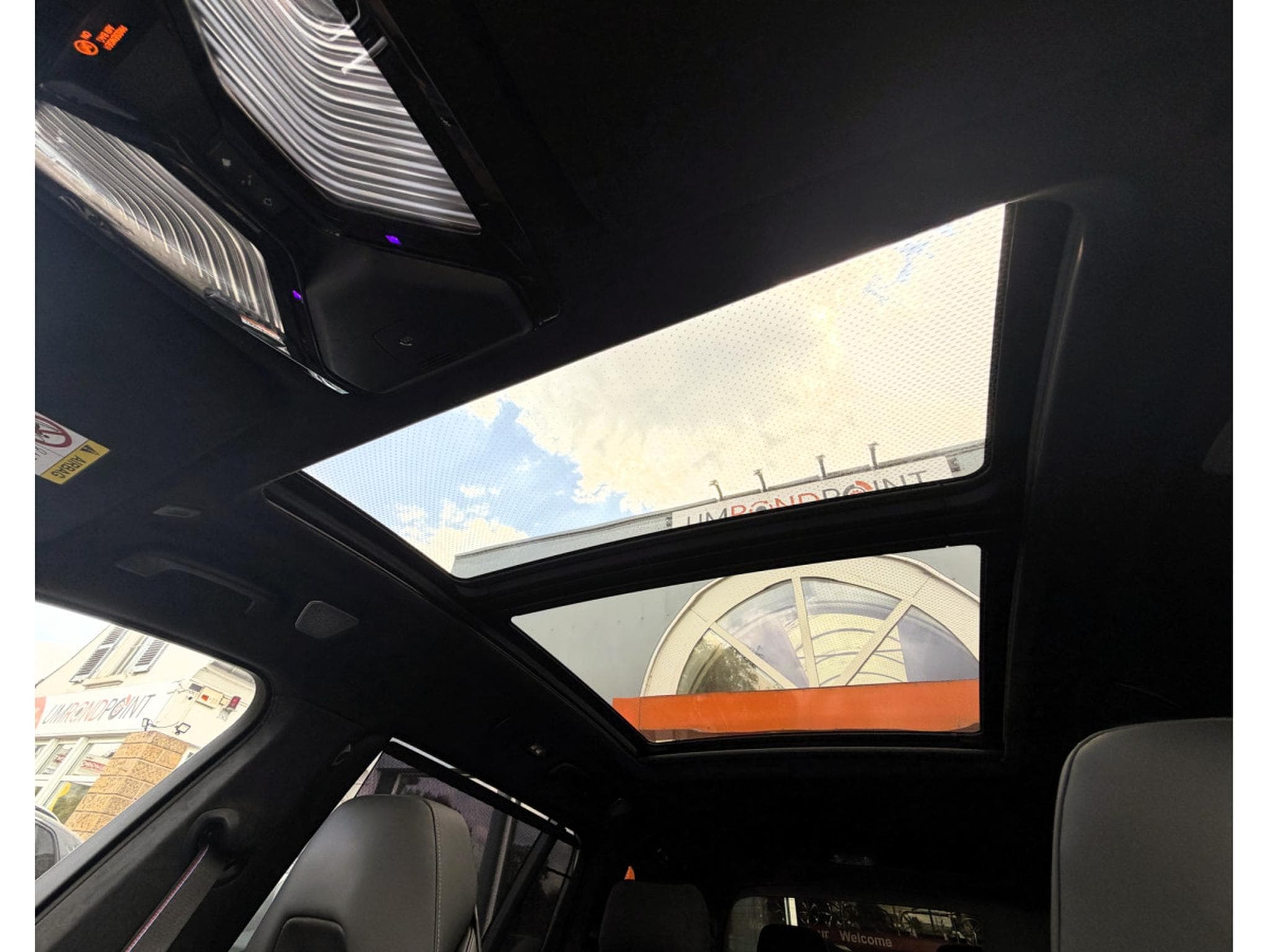 BMW X7 M60i SKY LOUNGE, B&W, 23" FULL PPF, KRISTALL ICONIC GLOW (2025) - Photo 29