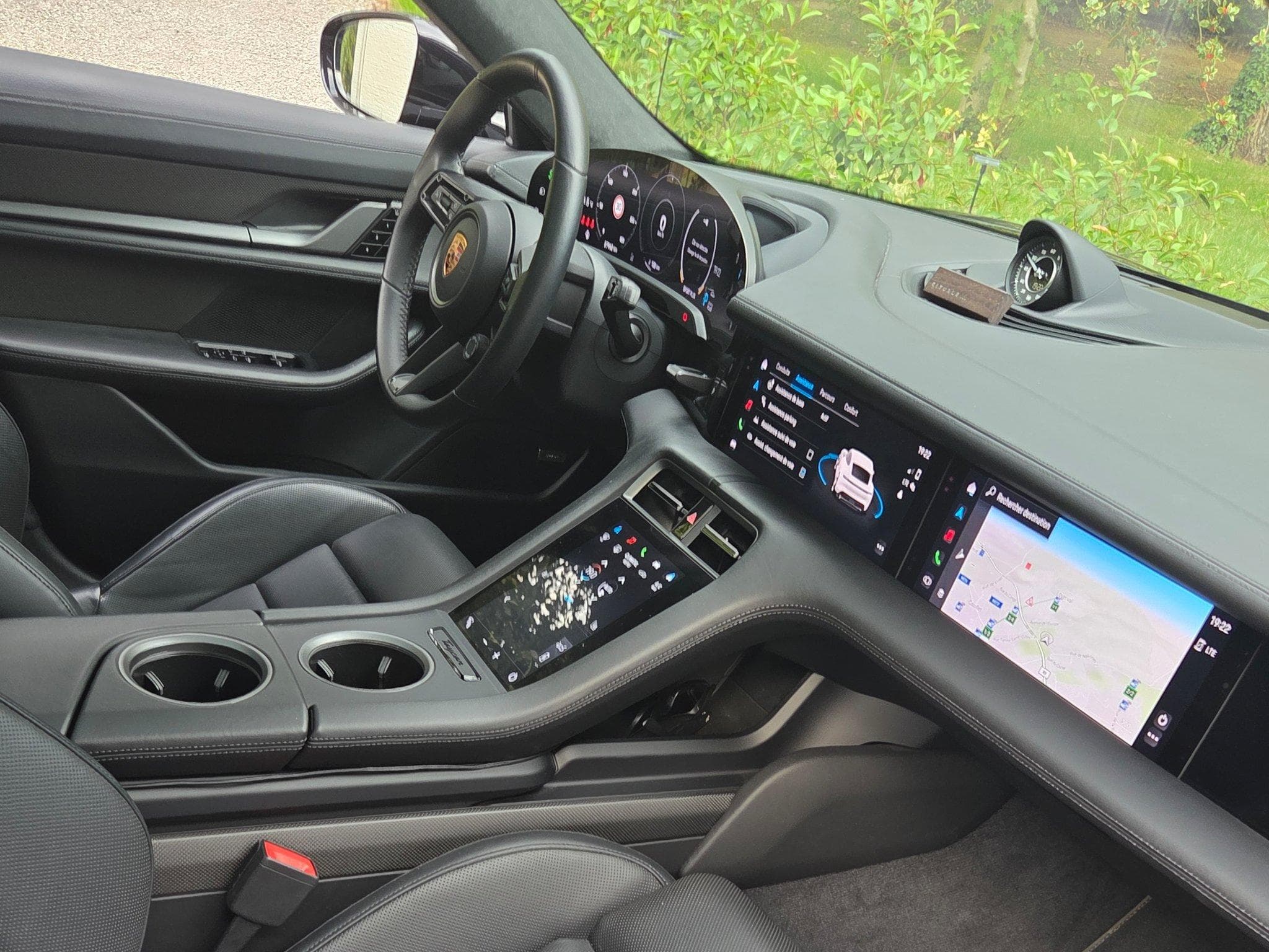 Porsche Taycan TURBO S - 761 cv (2020) - Photo 8