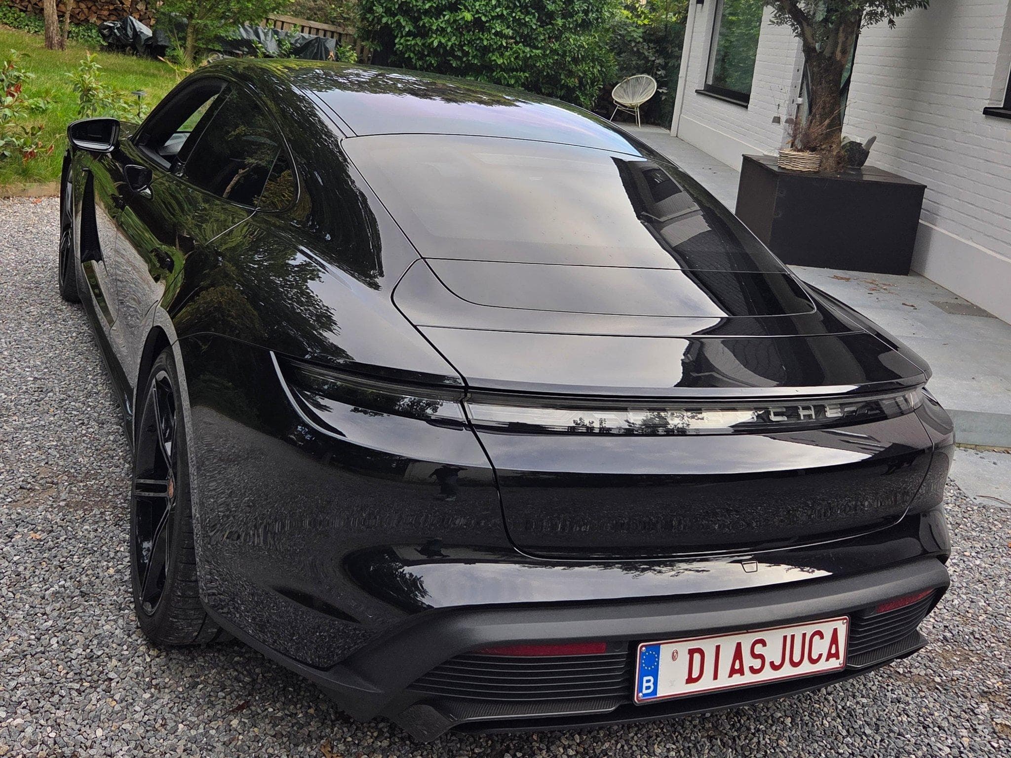 Porsche Taycan TURBO S - 761 cv (2020) - Photo 11
