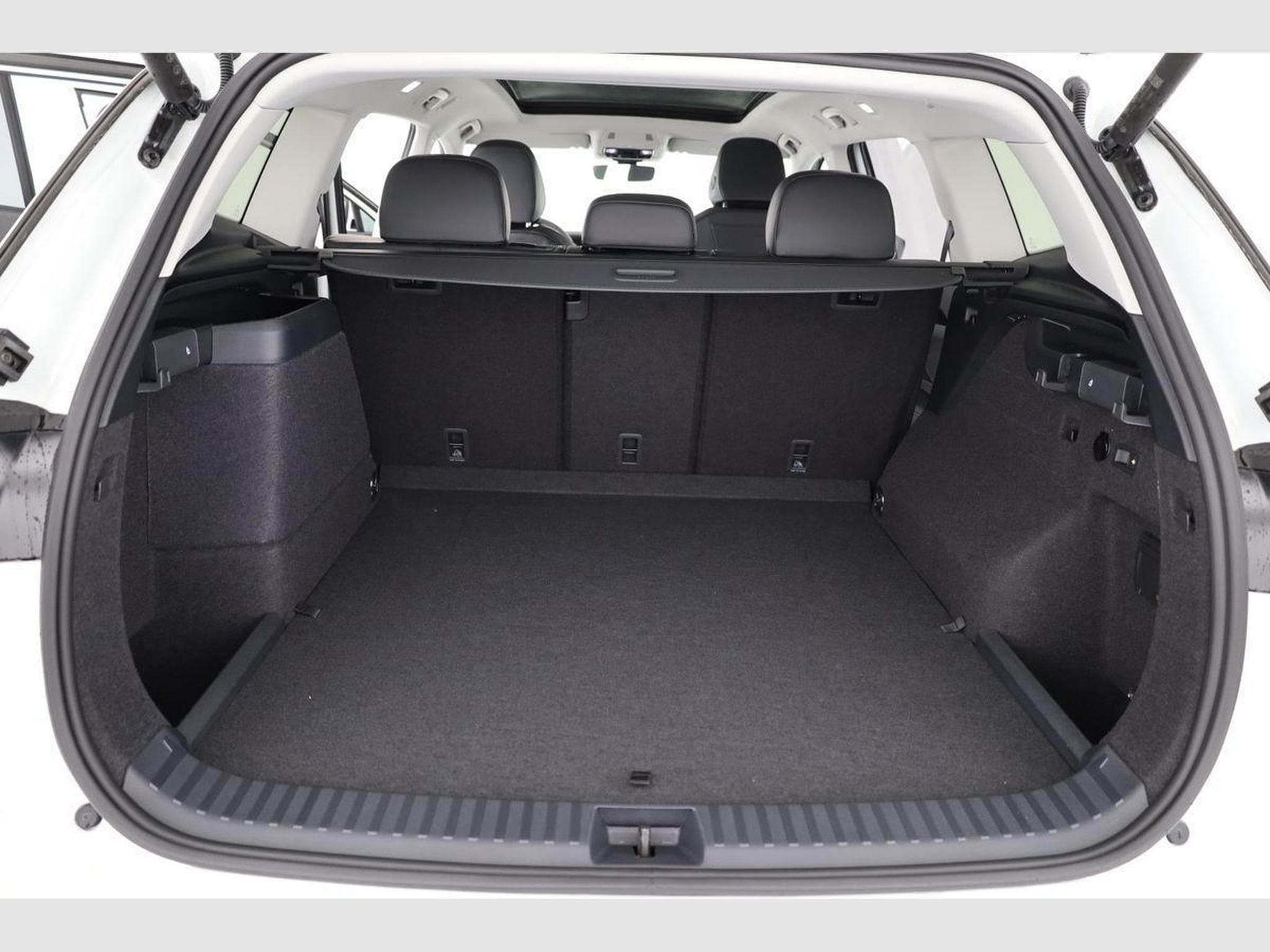 VW Tayron 1.5 TSI eHybrid 150 kW Life (2025) - Photo 12