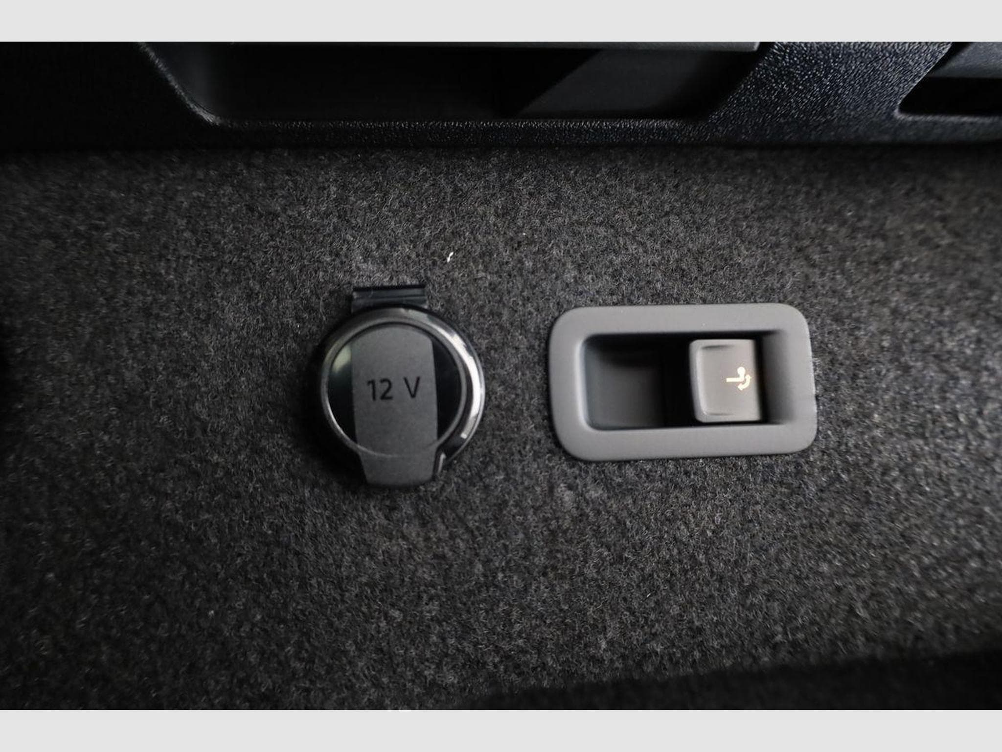 VW Tayron 1.5 TSI eHybrid 150 kW Life (2025) - Photo 13