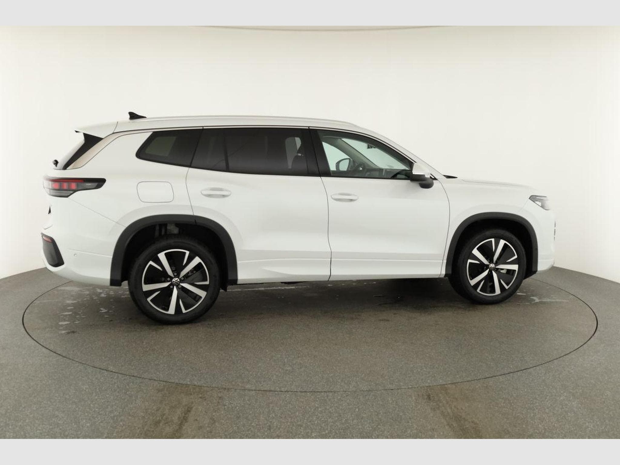 VW Tayron 1.5 TSI eHybrid 150 kW Life (2025) - Photo 23