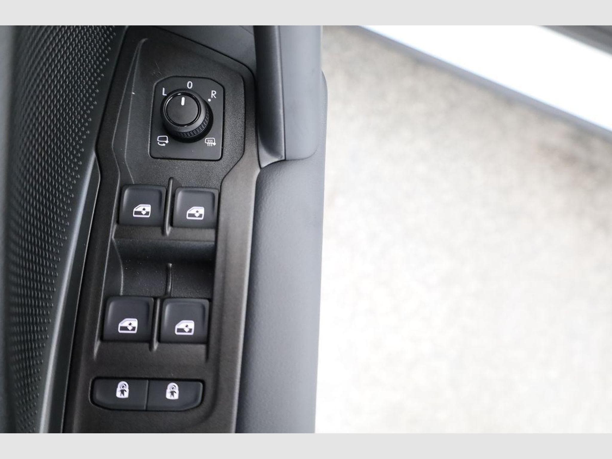 VW Tayron 1.5 TSI eHybrid 150 kW Life (2025) - Photo 9