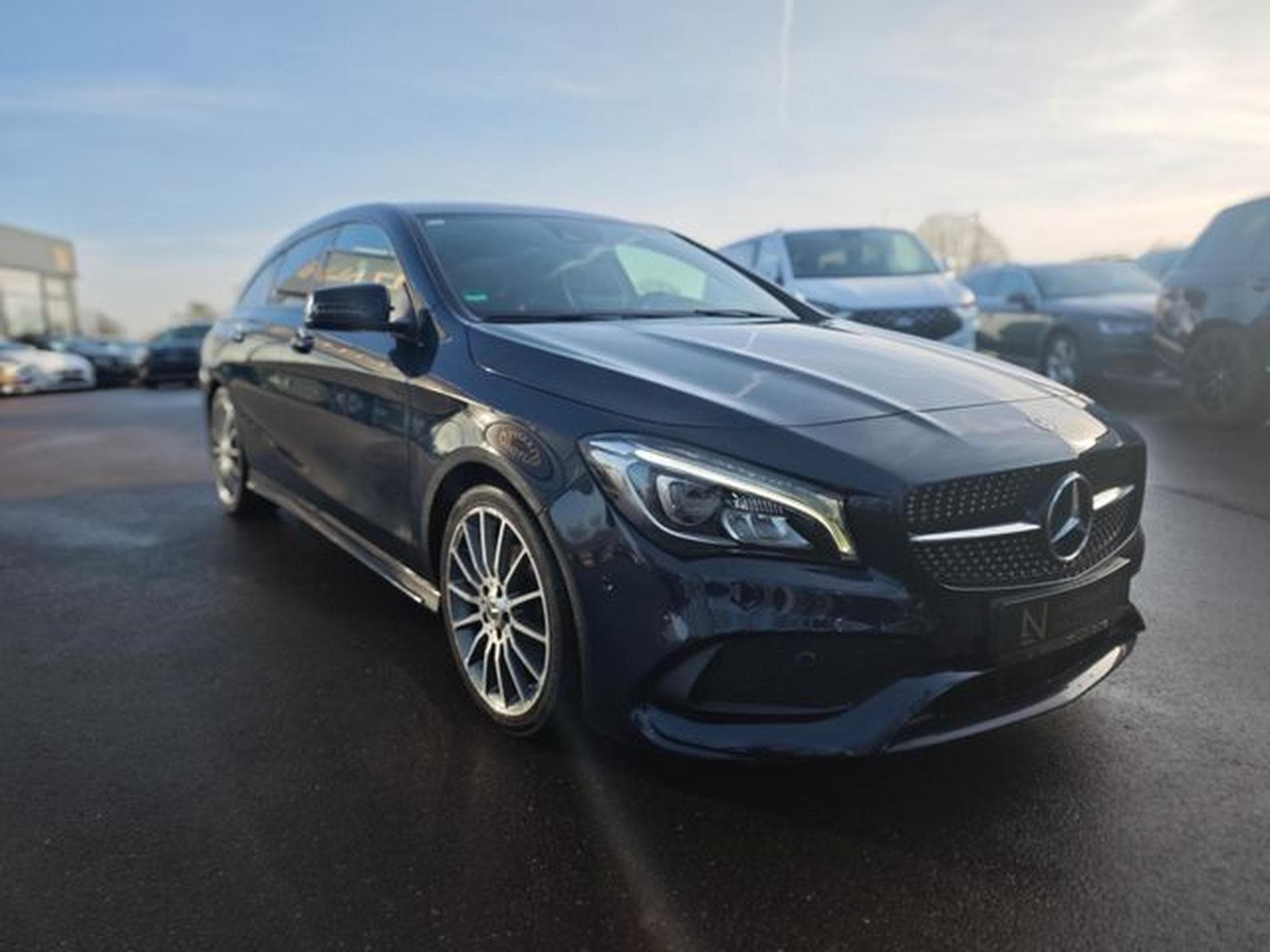 Mercedes CLA 180 CLA 180 SHOOTING BRAKE*AMG-LINE*AHK*LED*ALCANTAR (2017) - Photo 4