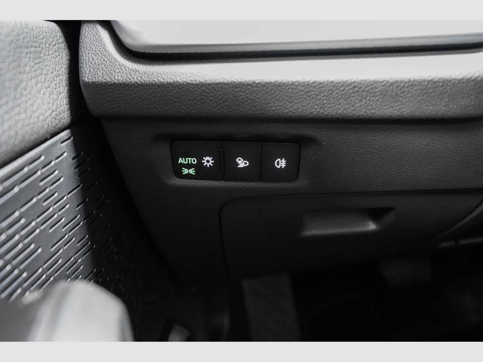 Skoda Octavia Kombi 1,5 eTSI (2025) - Foto 11