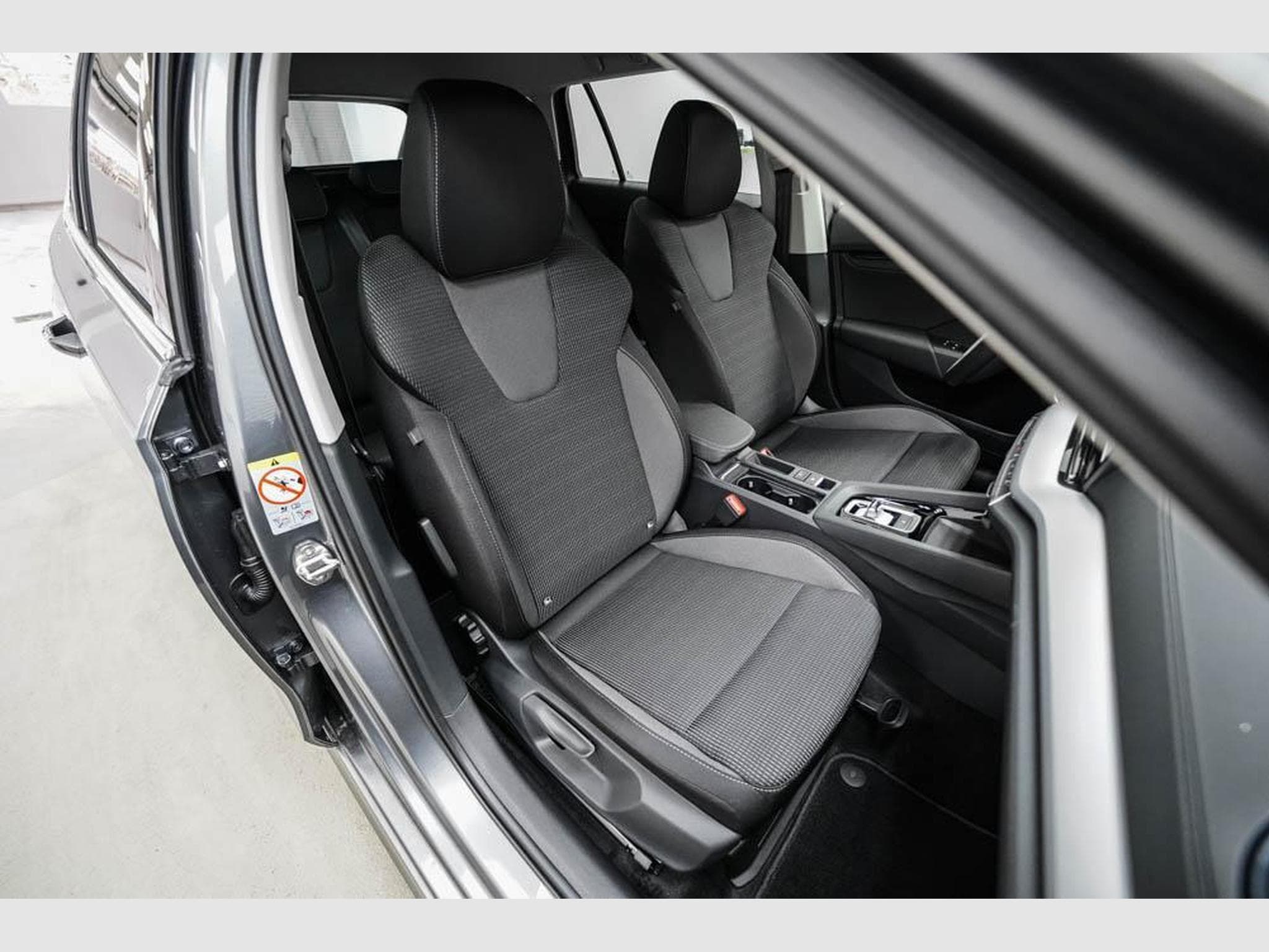 Skoda Octavia Kombi 1,5 eTSI (2025) - Foto 21