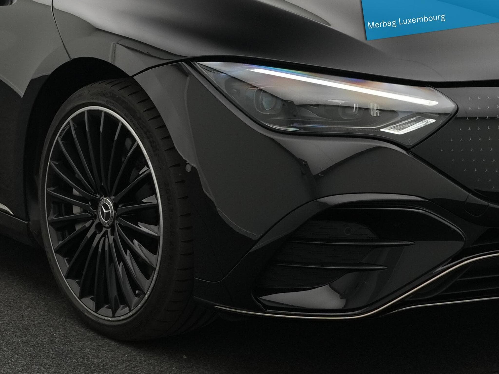 Mercedes EQE 4MATIC AMG-Line (2022) - Foto 9