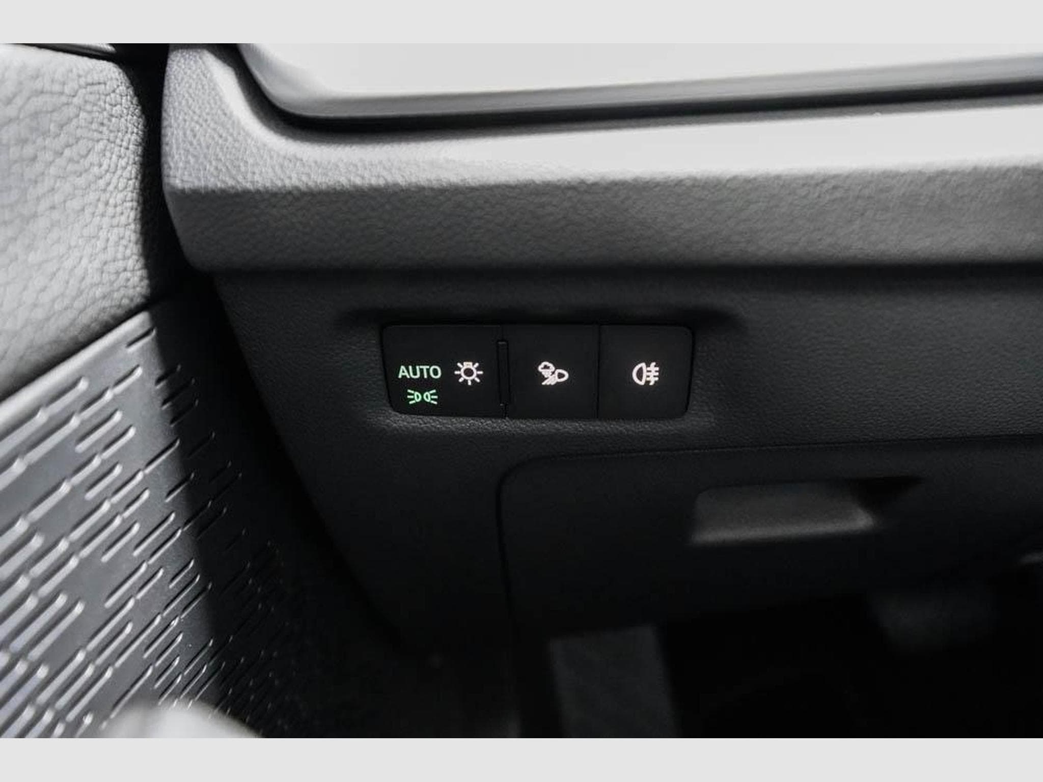 Skoda Octavia Kombi 1,5 eTSI (2025) - Foto 11