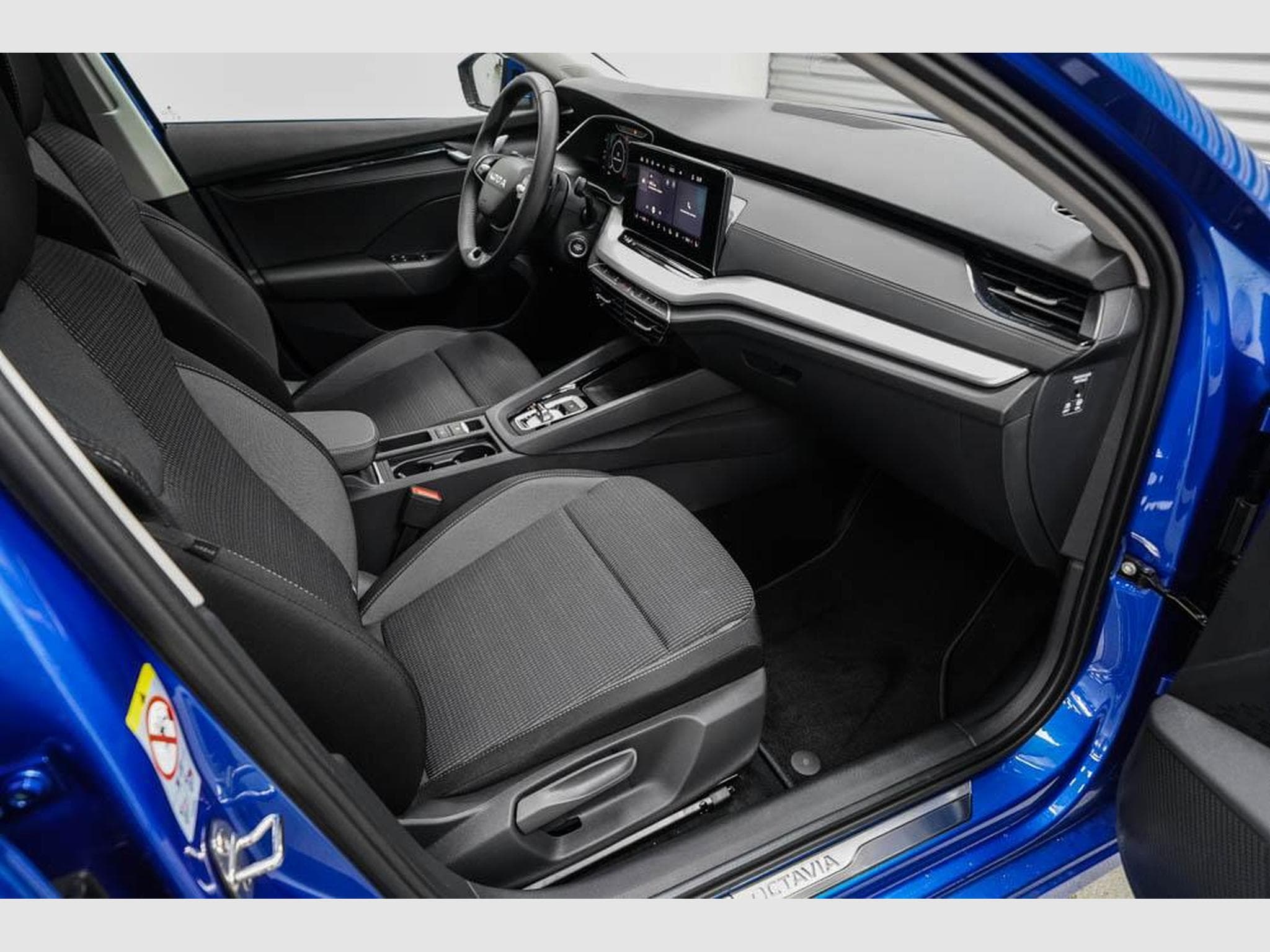 Skoda Octavia Kombi 1,5 eTSI (2025) - Foto 20