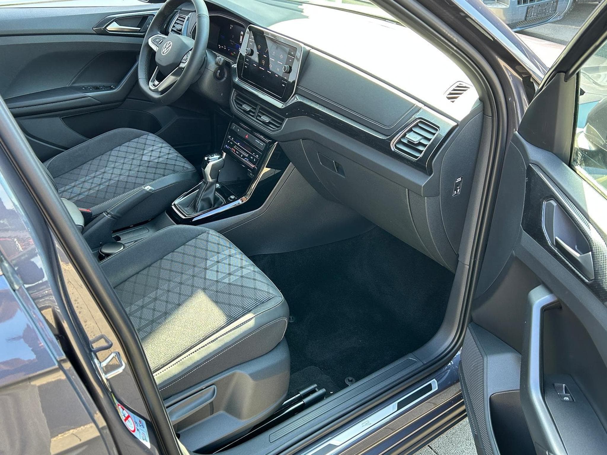 VW T-Cross R-Line (2026) - Photo 10