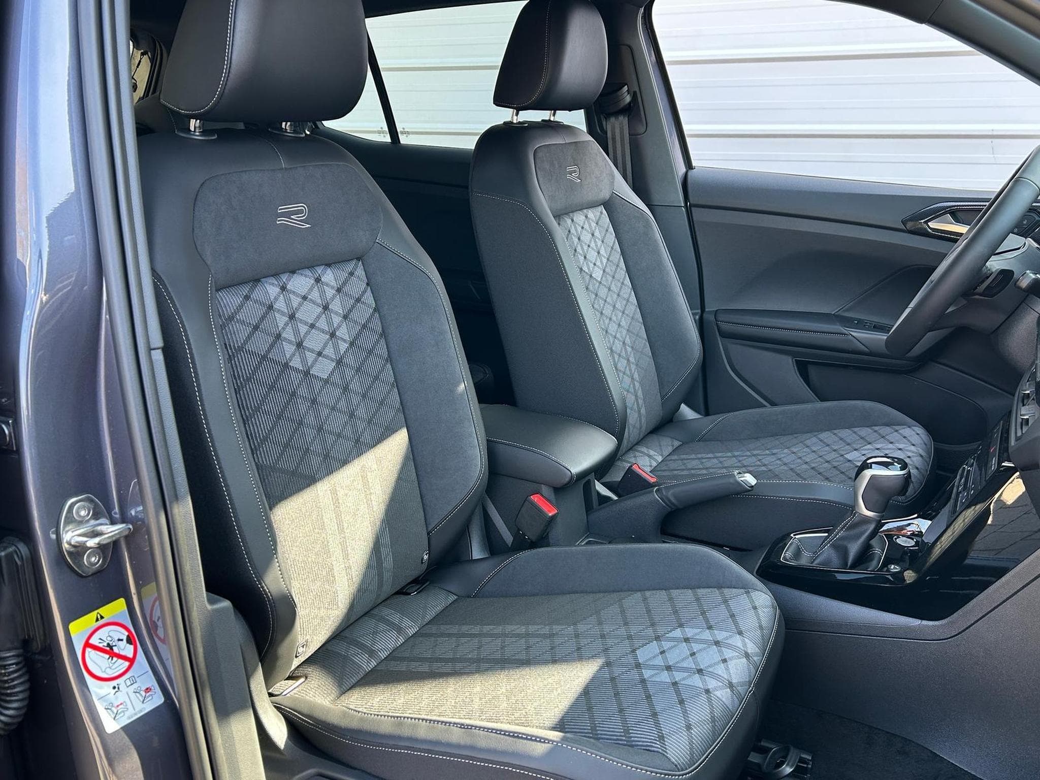 VW T-Cross R-Line (2026) - Photo 11