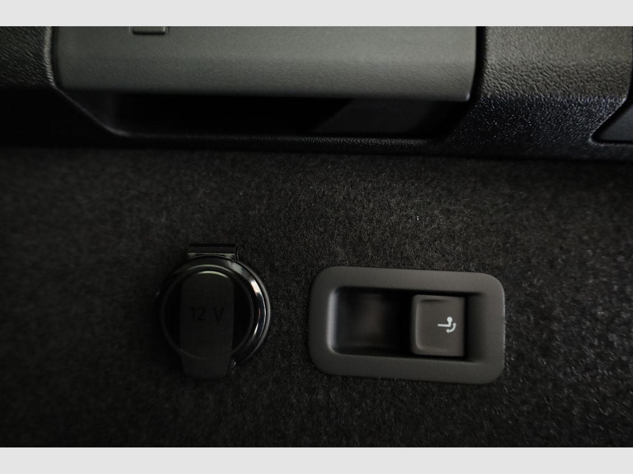 VW Tayron 1.5 TSI eHybrid 150 kW Life (2025) - Photo 14