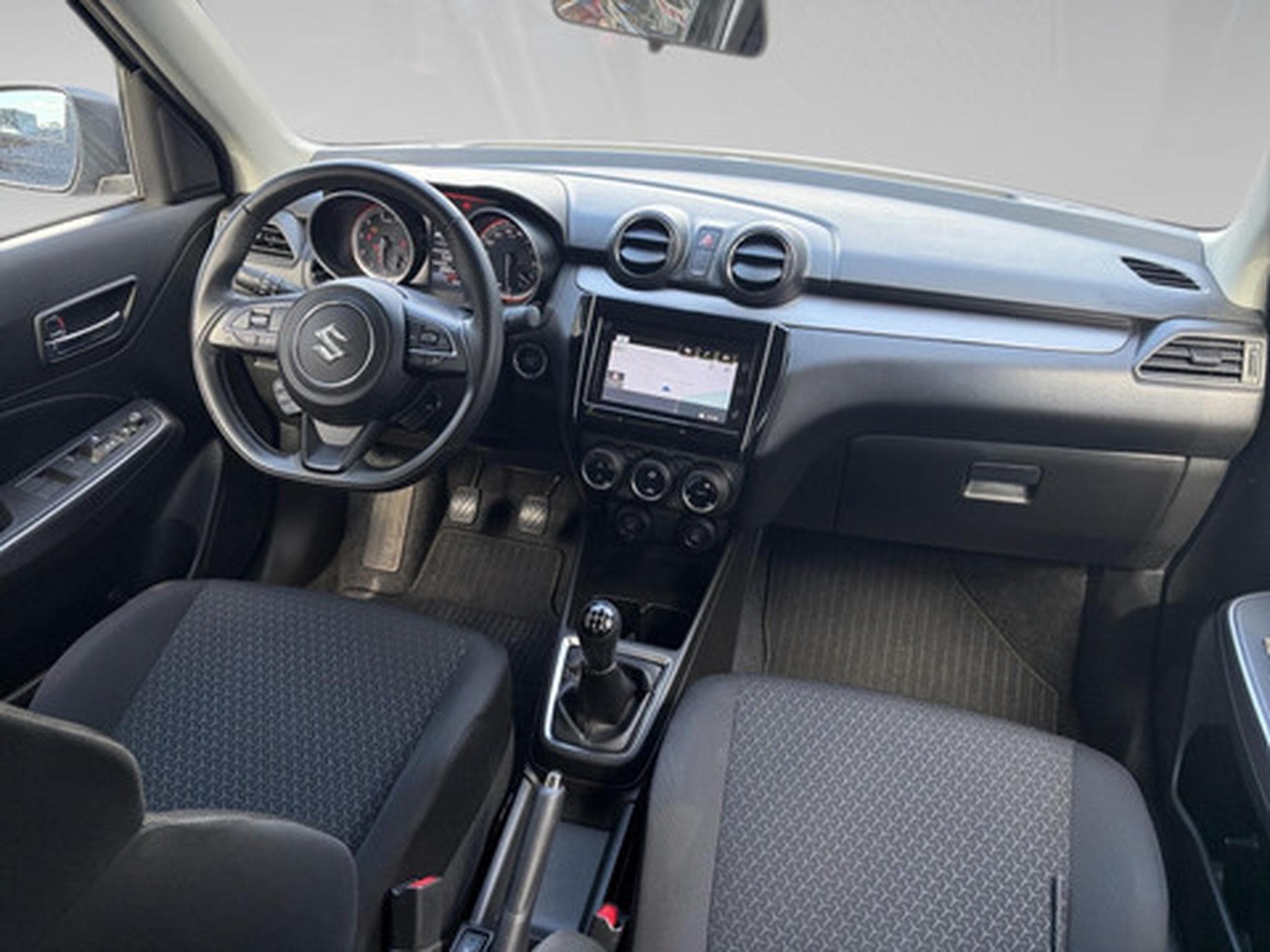 Suzuki Swift 1.2 Grand Luxe (ISG) (2023) - Photo 7