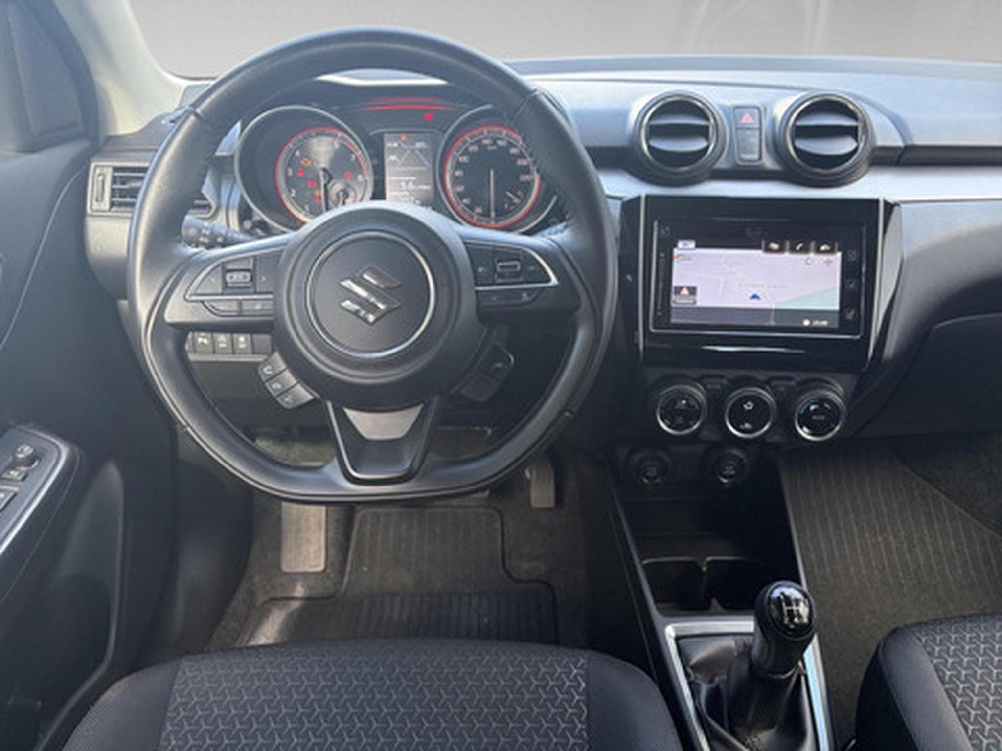 Suzuki Swift 1.2 Grand Luxe (ISG) (2023) - Photo 8
