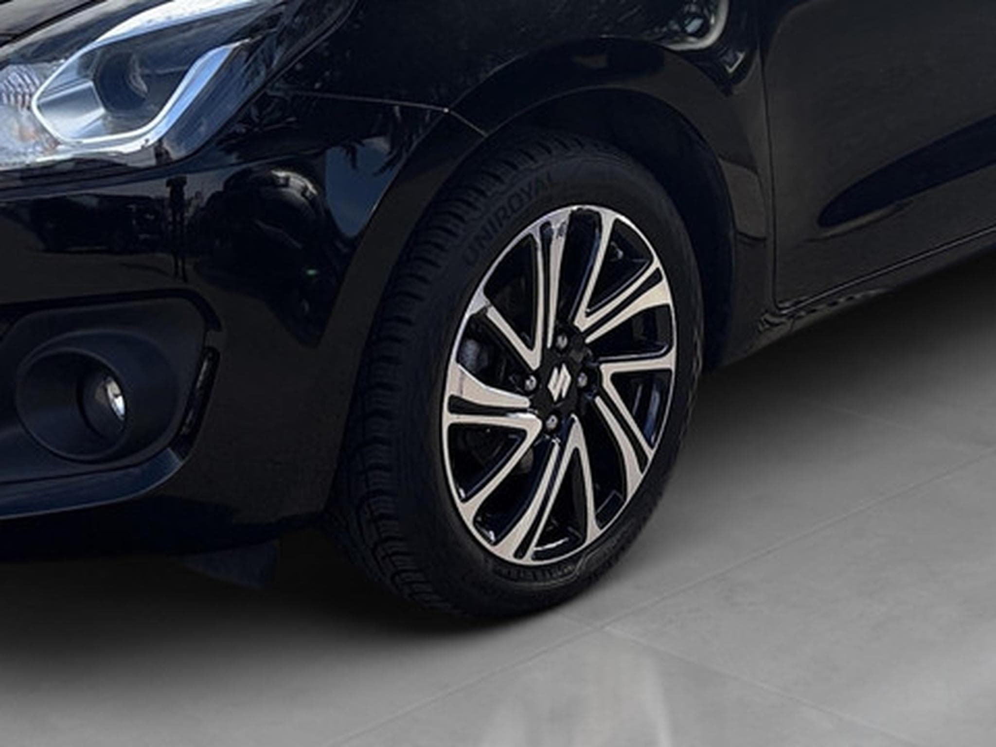 Suzuki Swift 1.2 Grand Luxe (ISG) (2023) - Photo 18