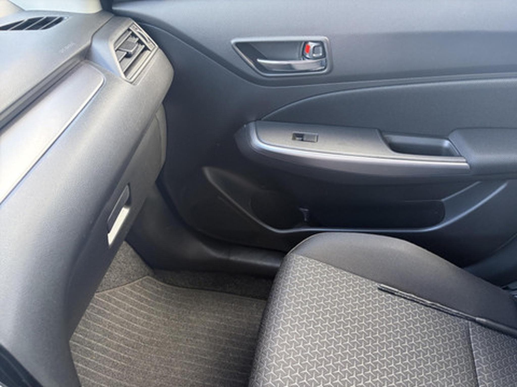 Suzuki Swift 1.2 Grand Luxe (ISG) (2023) - Photo 20