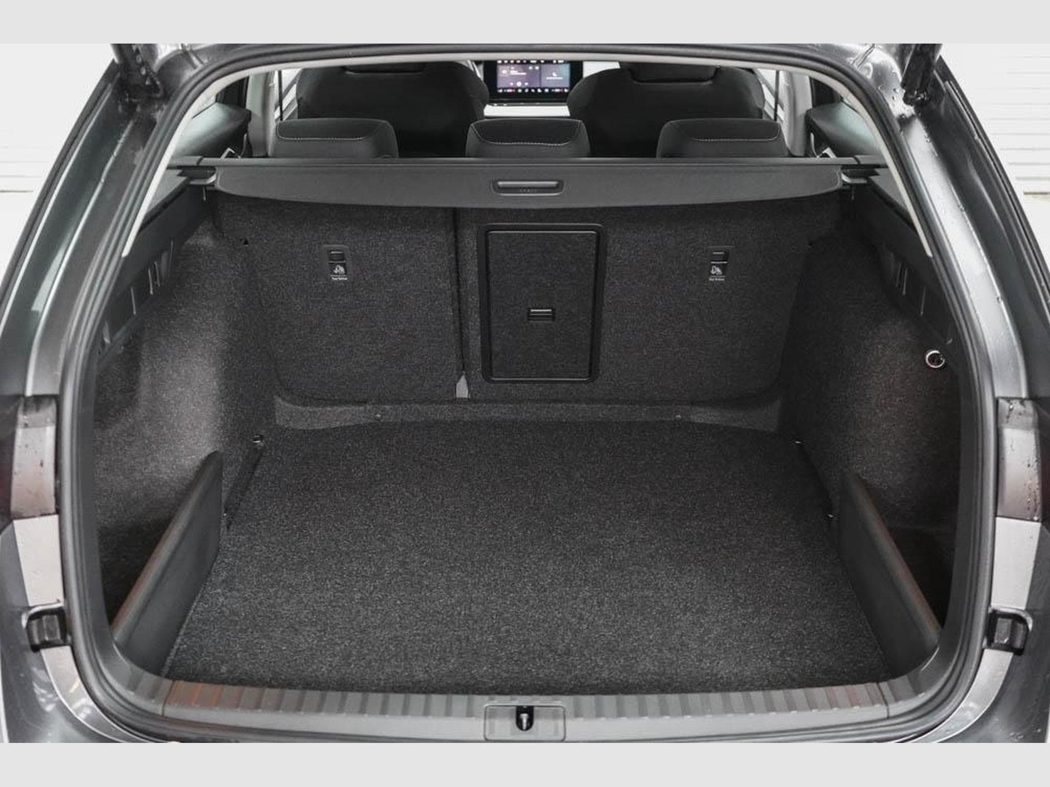 Skoda Octavia Kombi 1,5 eTSI (2026) - Foto 19