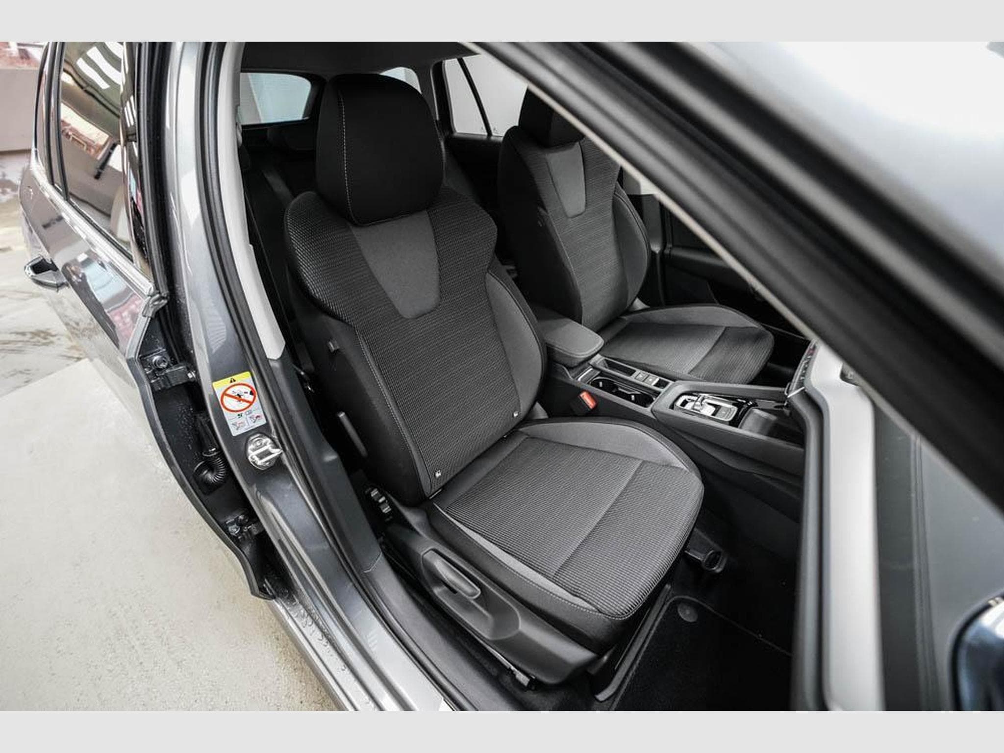 Skoda Octavia Kombi 1,5 eTSI (2026) - Foto 22