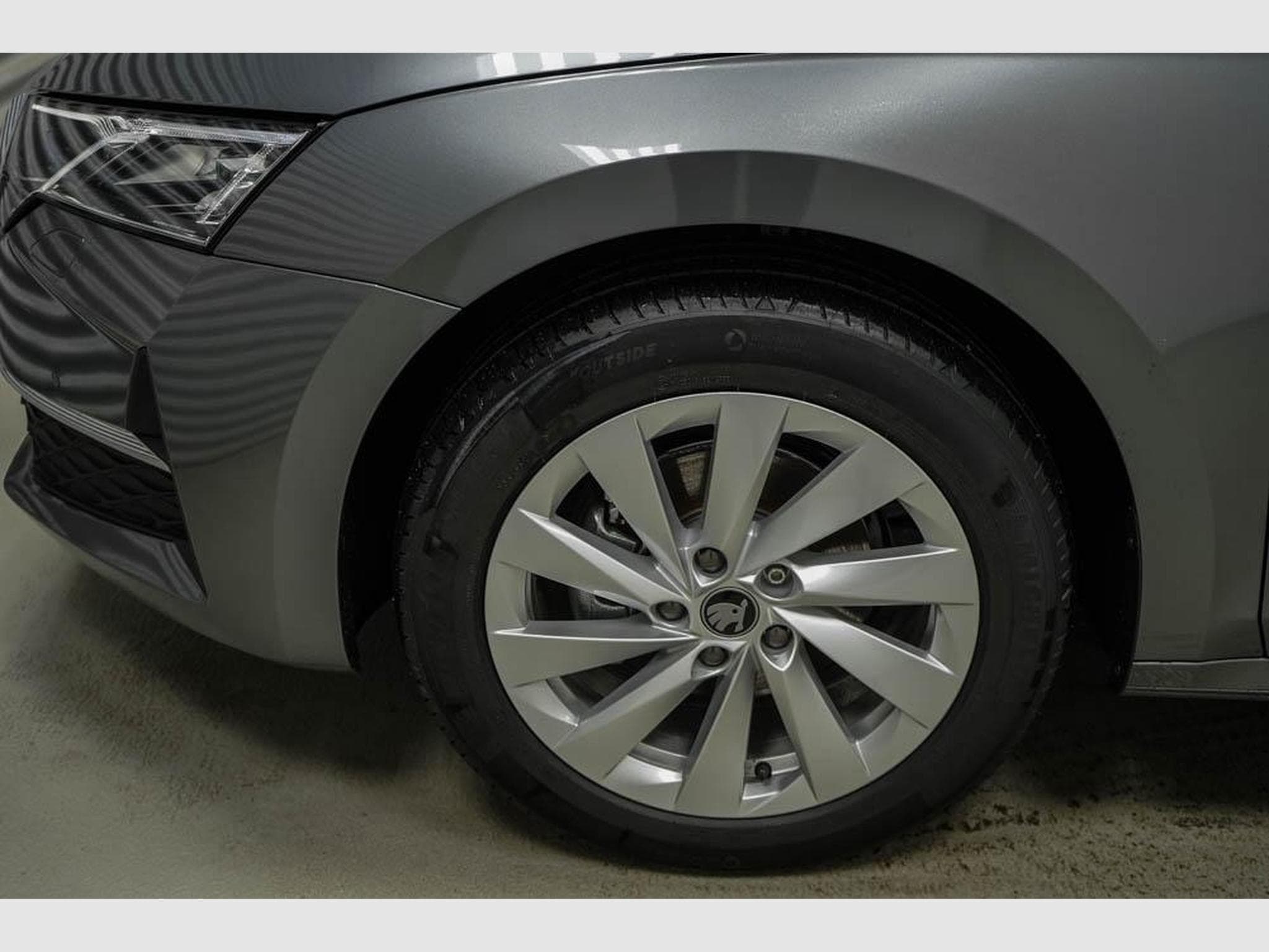 Skoda Octavia Kombi 1,5 eTSI (2026) - Foto 5