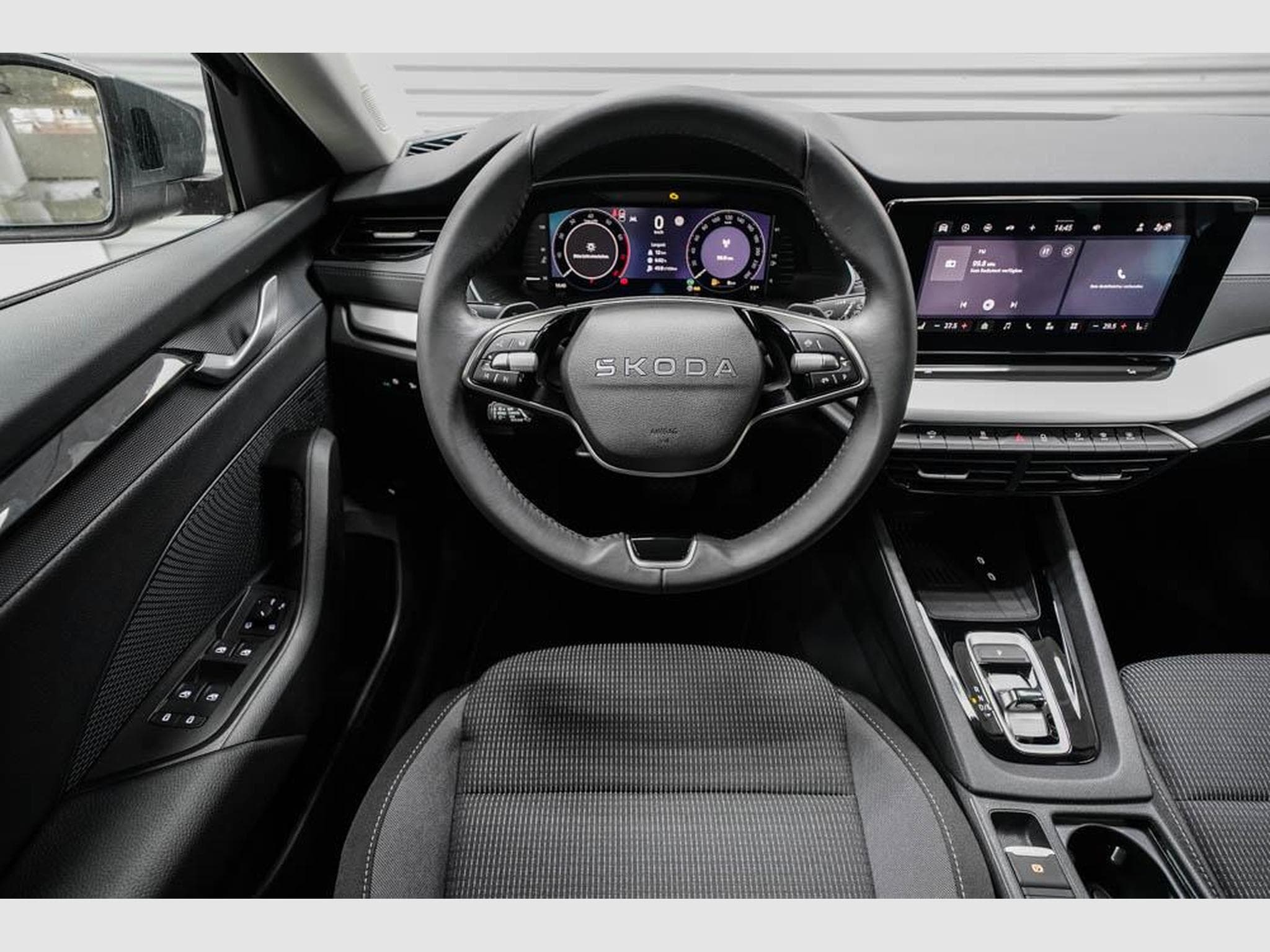 Skoda Octavia Kombi 1,5 eTSI (2026) - Foto 8