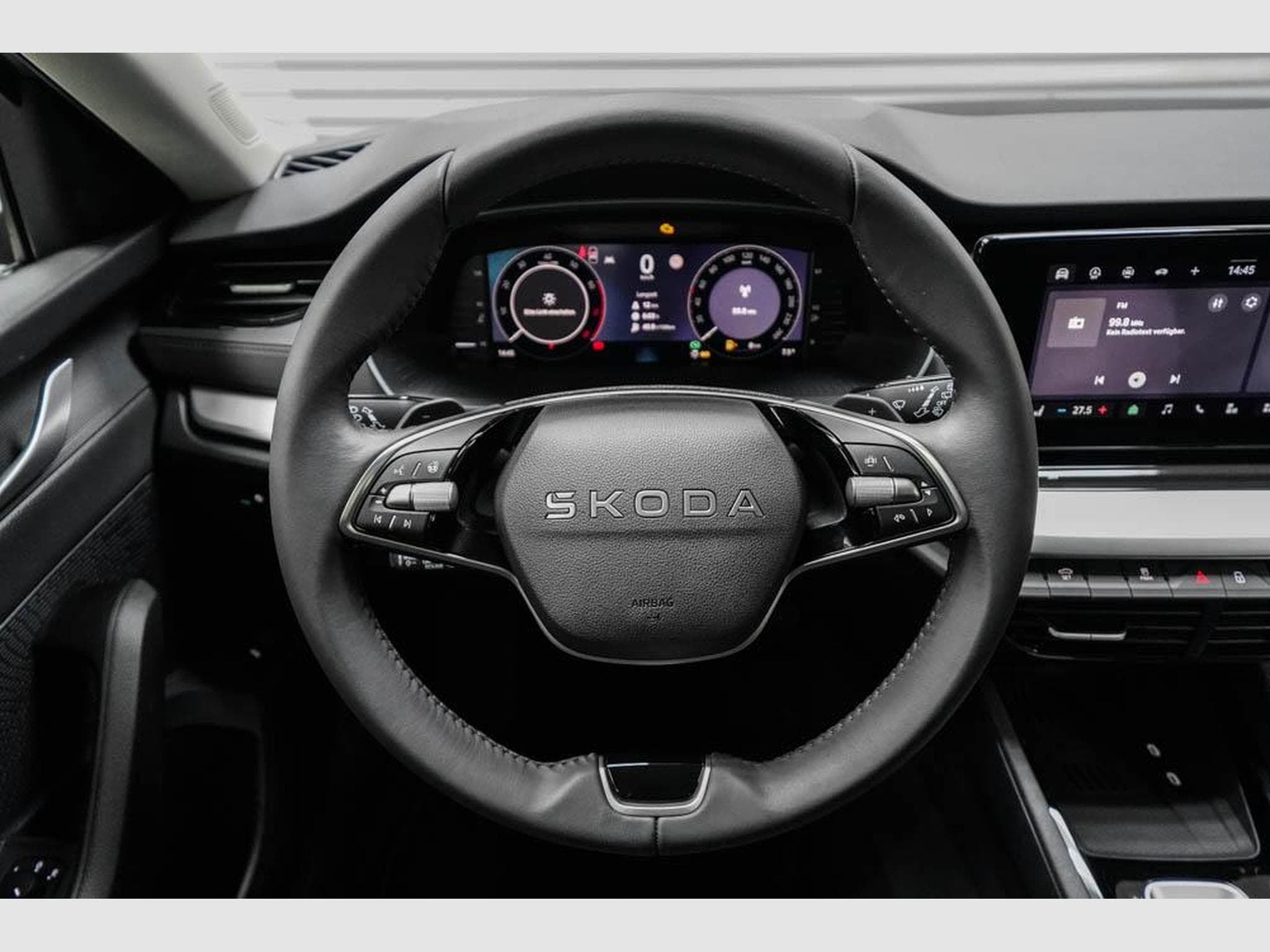 Skoda Octavia Kombi 1,5 eTSI (2026) - Foto 9