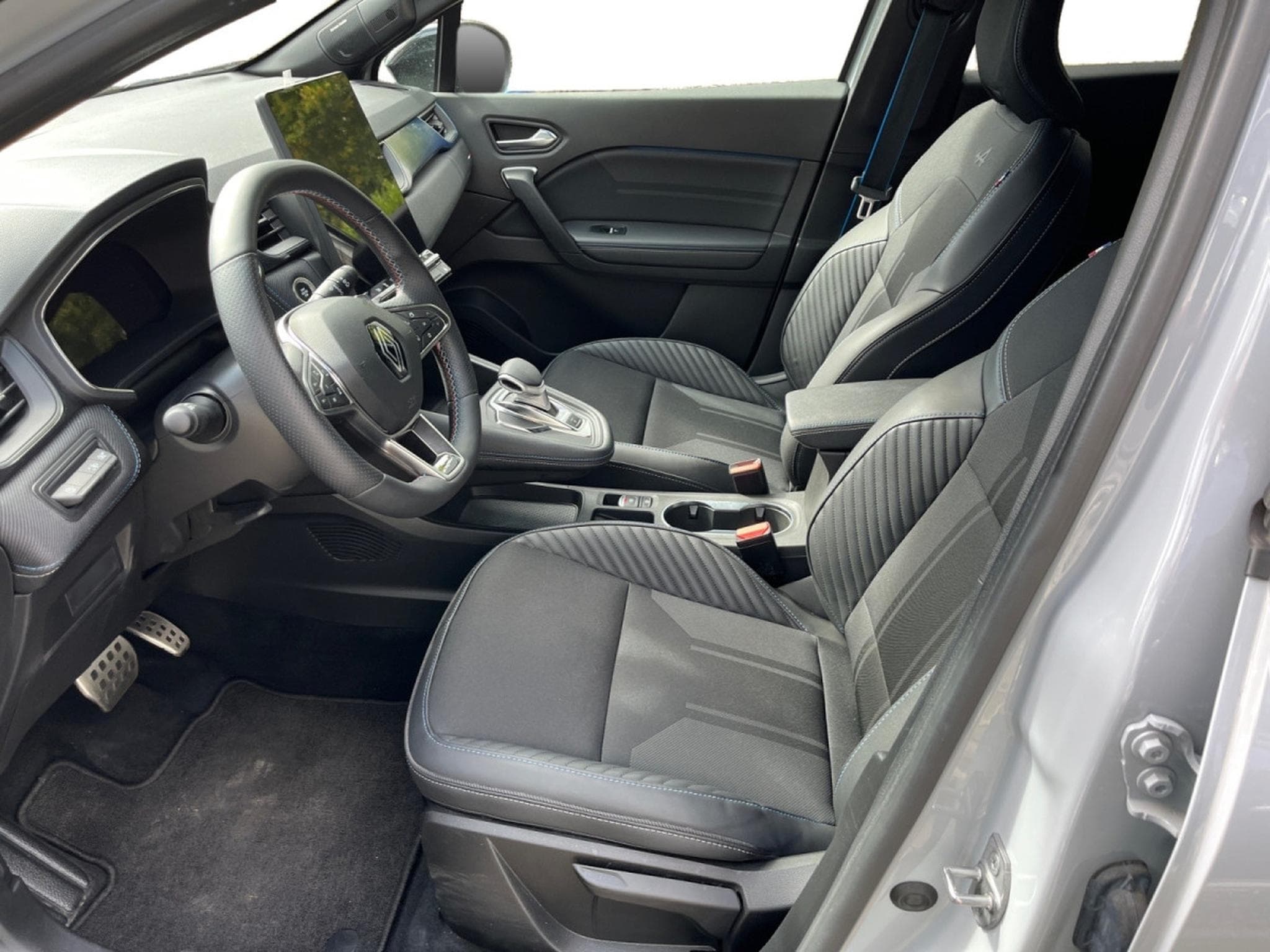 Renault Captur 1.33 TCe MHEV Esprit Alpine 160 EDC (2025) - Foto 8