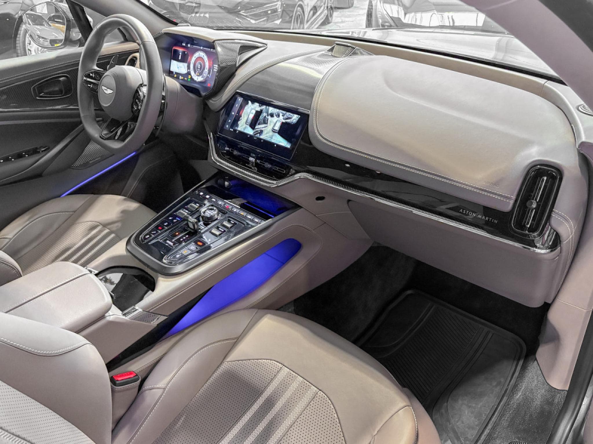 Aston-Martin DBX ASTON MARTIN DBX707 °FACELIFT° 4.0 V8 BITURBO - FULL CARBON (2025) - Foto 24