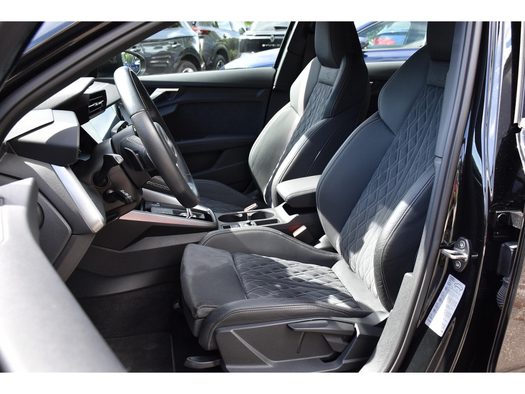 Audi A3 Limousine 40 TFSI Quattro S-Line S-Tronic CUIR LANE 1° MAIN (2022) - Photo 6