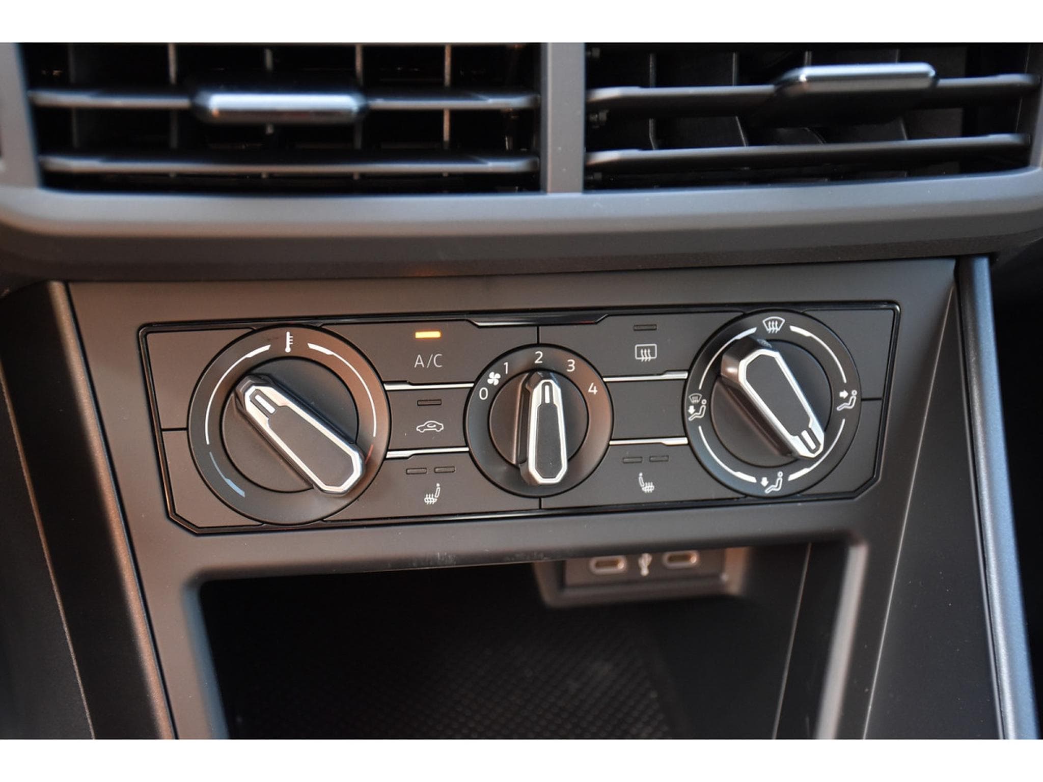 VW Polo 1.0 MPI SG CHFF APP-CONNECT PDC LED NEUVE (2026) - Photo 14