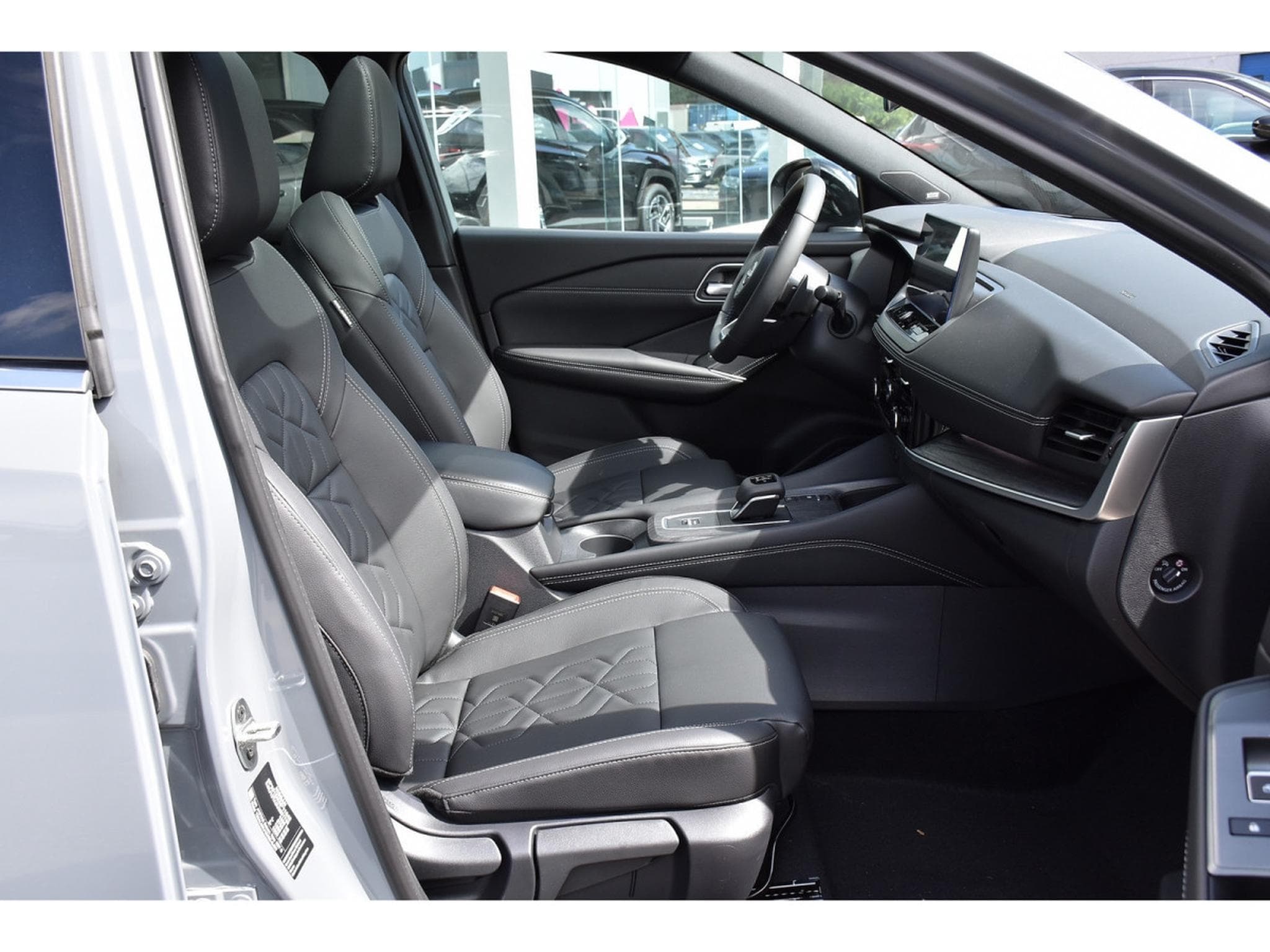 Nissan Qashqai 1.3 DIG-T MHEV Tekna Xtronic CUIR MEMO BOSE PANO NEUF (2025) - Foto 7