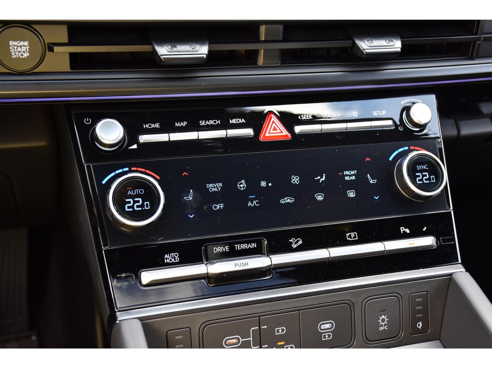 Hyundai Santa Fe 1.6 T-GDI HEV Calligraphy 7 PL. PANO MEMO BOSE HUD NEUF (2026) - Foto 21
