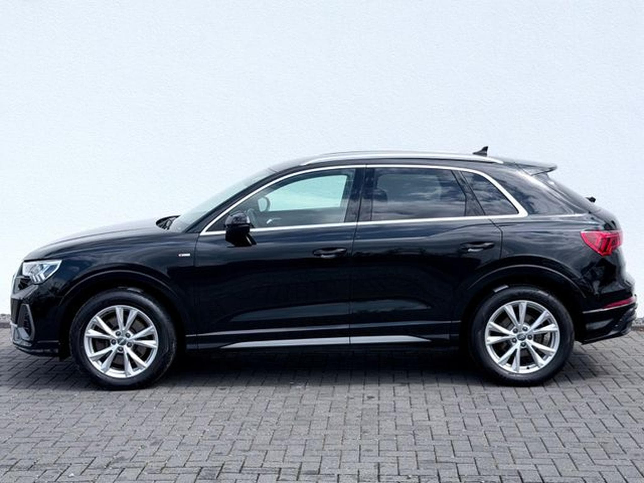 Audi Q3 Q3 40 TDI quattro S line Sport Plus Paket (2019) - Photo 8