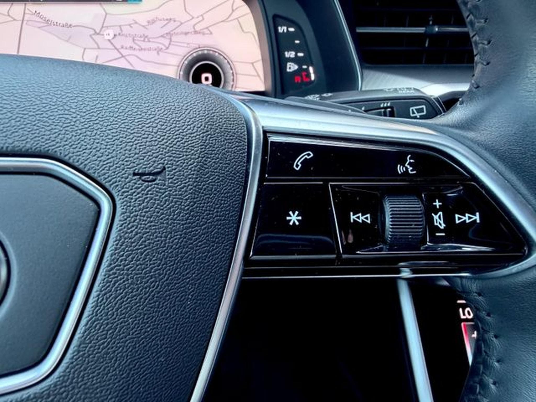 Audi A6 A6 Avant 50 TDI quattro sport / NAVI/LED/ACC/CAM (2020) - Foto 19