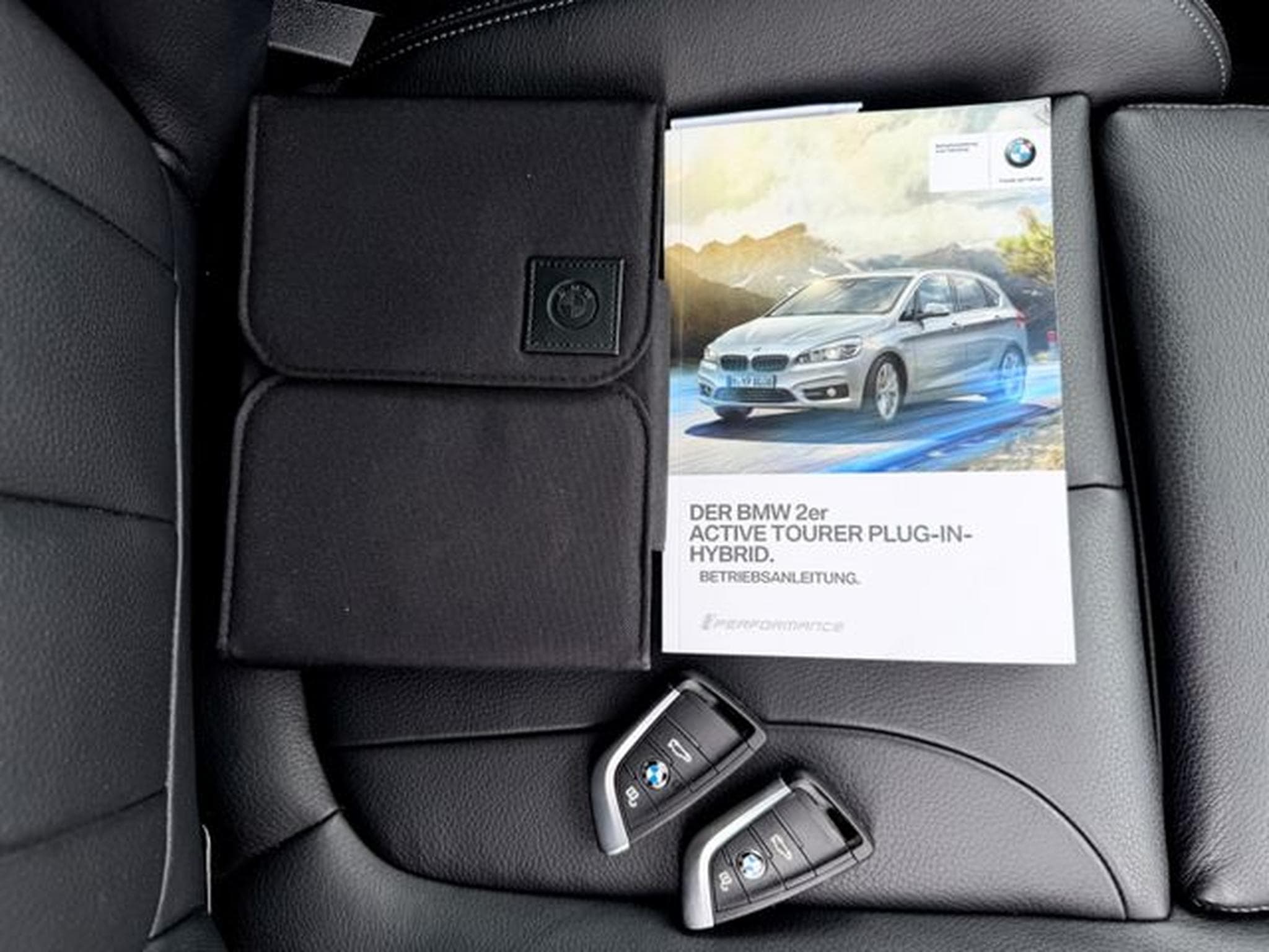 BMW 225 Active Tourer 225 xe Luxury Line /LED/PANO/HUD/ (2017) - Photo 17