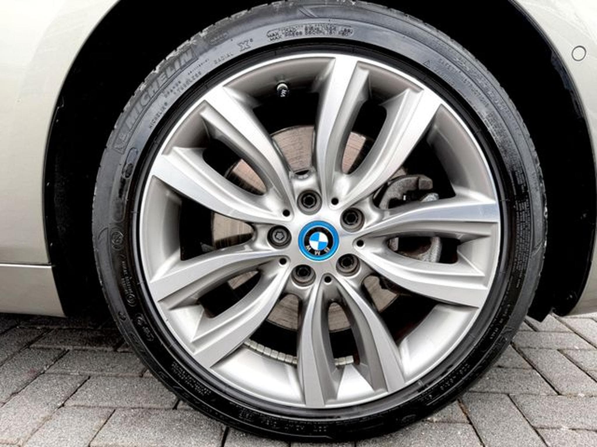 BMW 225 Active Tourer 225 xe Luxury Line /LED/PANO/HUD/ (2017) - Photo 19