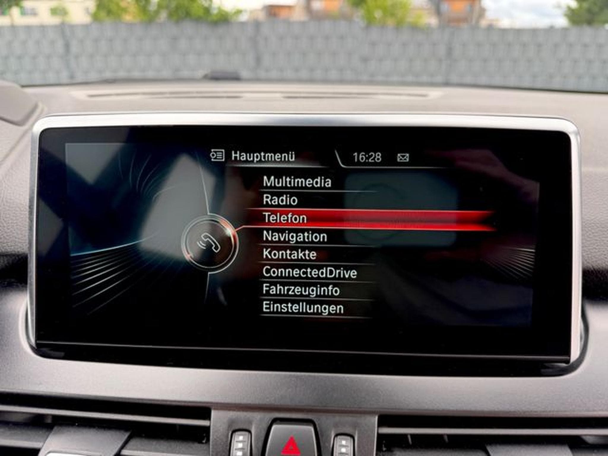 BMW 225 Active Tourer 225 xe Luxury Line /LED/PANO/HUD/ (2017) - Photo 30