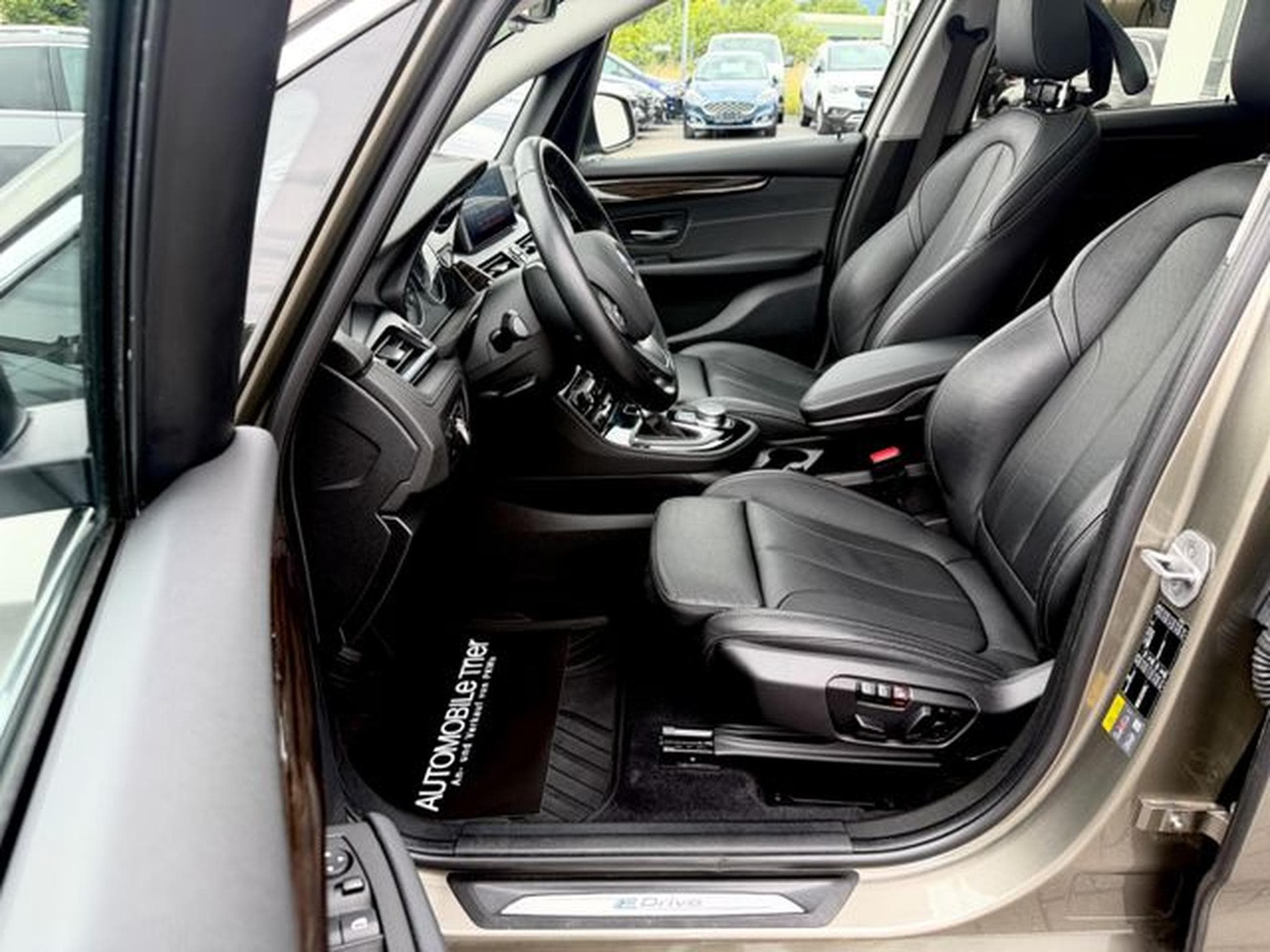 BMW 225 Active Tourer 225 xe Luxury Line /LED/PANO/HUD/ (2017) - Photo 9