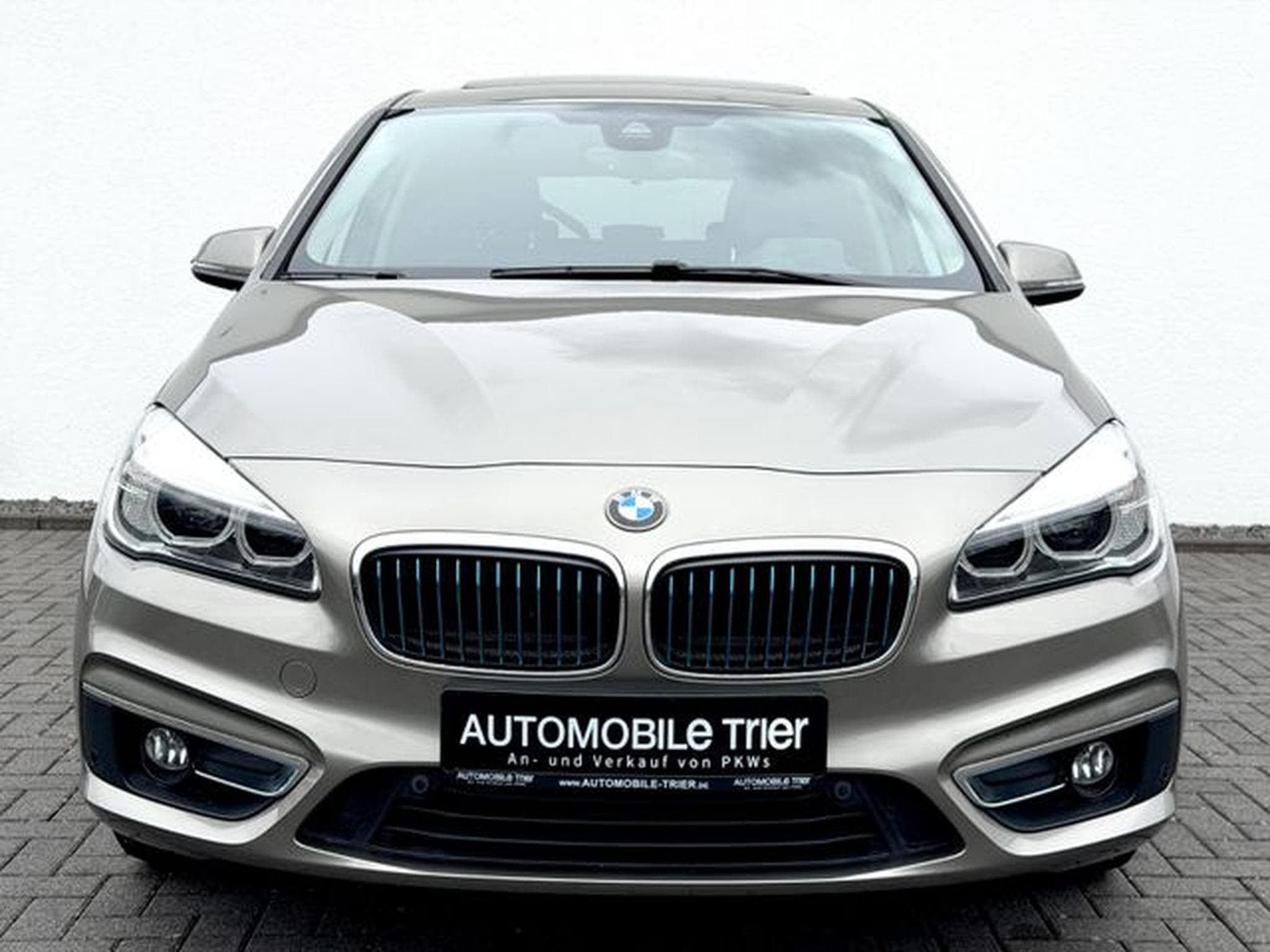 BMW 225 Active Tourer 225 xe Luxury Line /LED/PANO/HUD/ (2017) - Photo 2