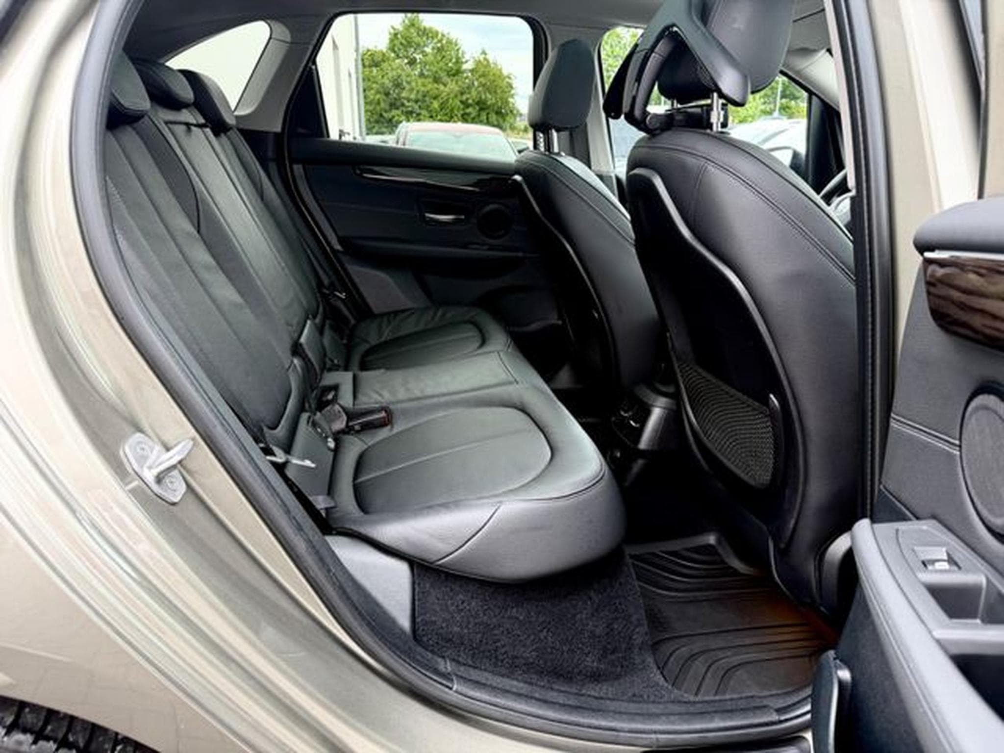BMW 225 Active Tourer 225 xe Luxury Line /LED/PANO/HUD/ (2017) - Photo 13